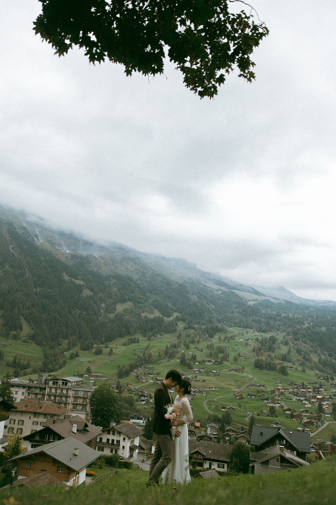 Switzerland Honeymoon Photoshoot Lucerne City Grindelwald First Cliff Lauterbrunnen Village at Lauterbrunnen pre-wedding photo