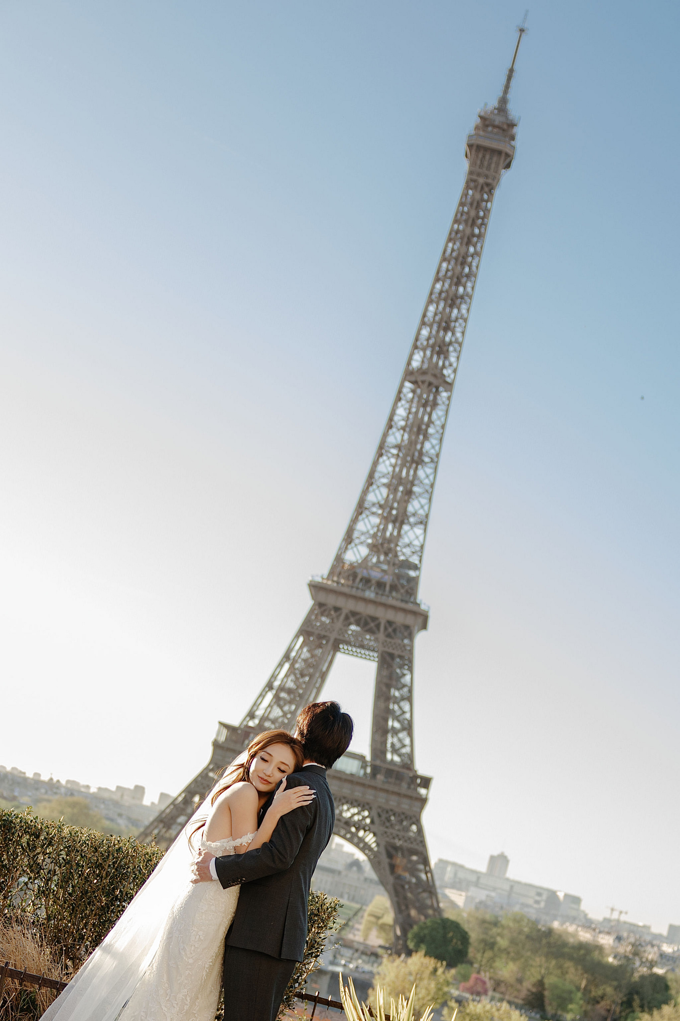 Paris Pre-Wedding Photoshoot | Place du Trocadéro, Bir-Hakeim Bridge, Sacré-Cœur Basilica, Parisian Café & Palais Royal at Place du Trocadéro pre-wedding photo