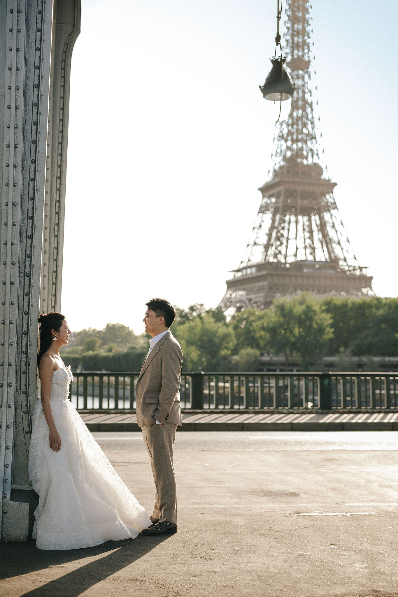 Paris Pre-Wedding Photoshoot | Place du Trocadéro, Bir-Hakeim Bridge & Parisian Streets at Bir-Hakeim Bridge pre-wedding photo