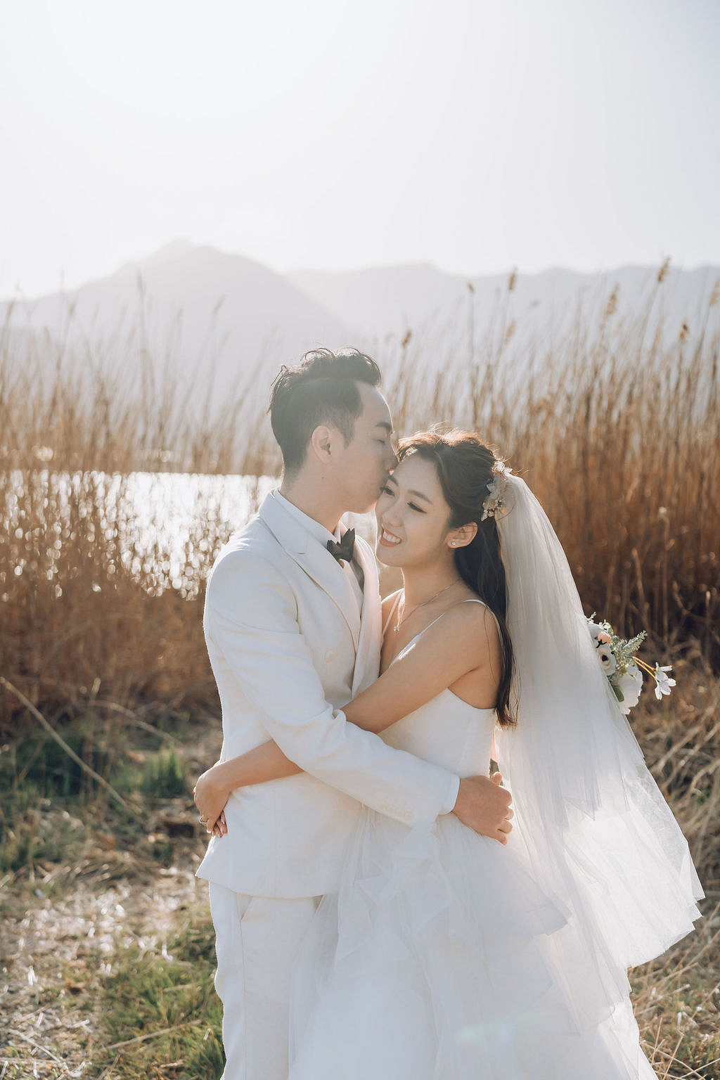 Tokyo & Mt Fuji Pre-Wedding Photoshoot | Mt Fuji Shrine, Chureito Pagoda & Lake Kawaguchiko at Lake Kawaguchiko pre-wedding photo