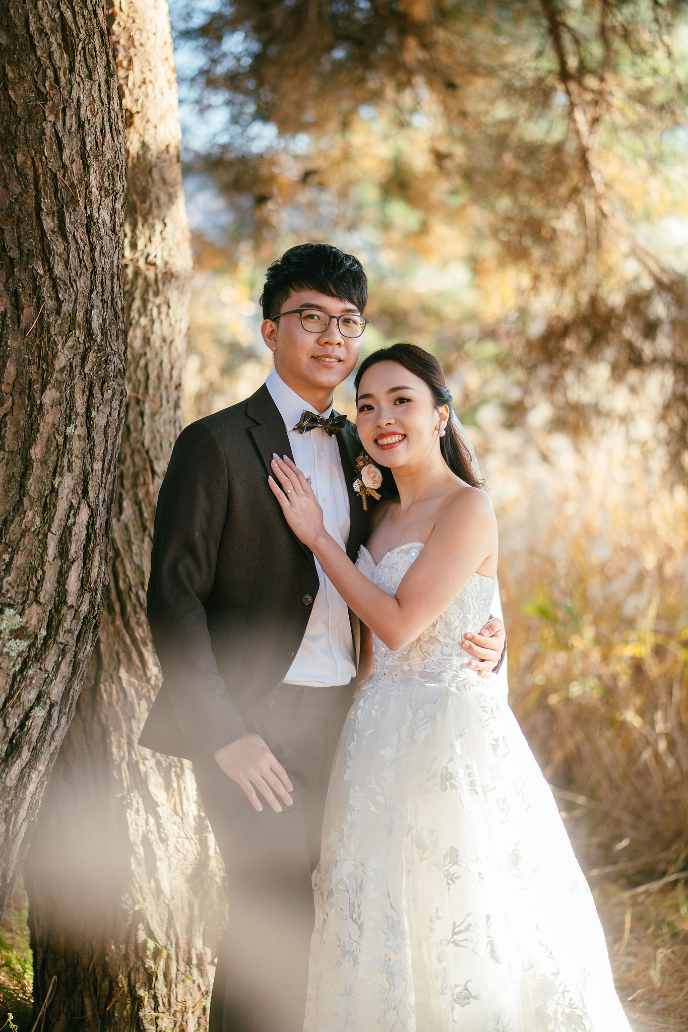 Tokyo & Mt Fuji Pre-Wedding Photoshoot | Asakusa Temple, Maple Corridor, Susuki Fields & Lake Kawaguchiko at Suzuki Fields pre-wedding photo