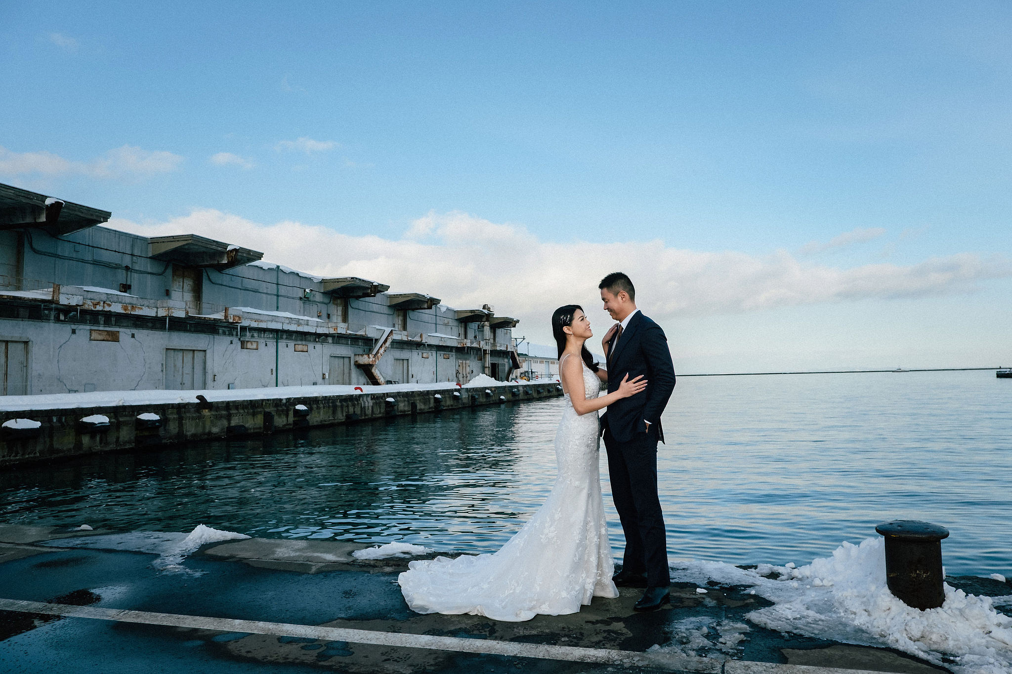 Hokkaido Pre-Wedding Photoshoot with Iyahiko Shrine, Nakajima Park, Moerenuma Park & Otaru Canal at Otaru Port pre-wedding photo