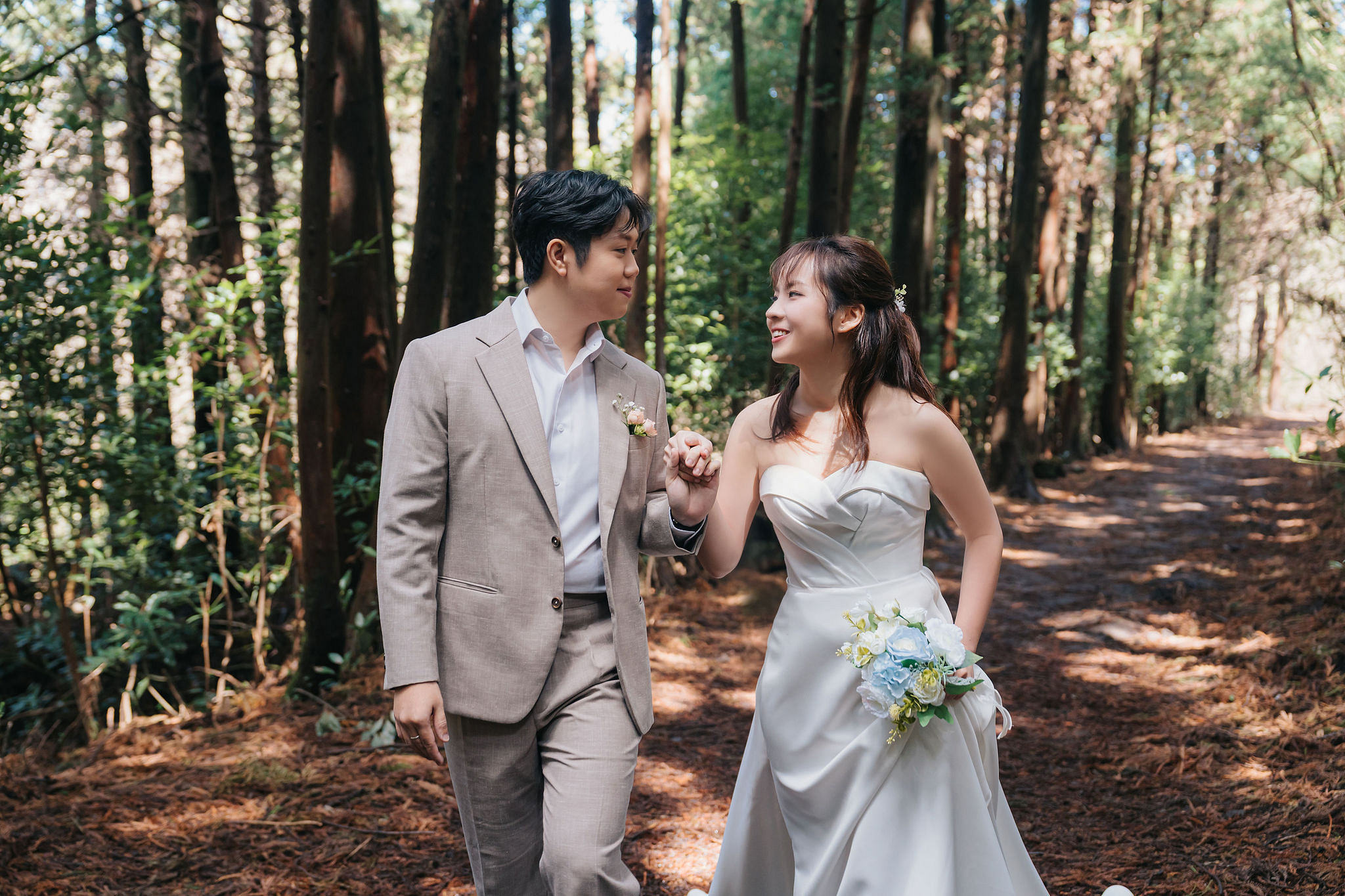Jeju Pre-Wedding Photoshoot | Wangimae Forest, Yerae Ecological Park & Geumneung Beach at Wangimae Forest pre-wedding photo