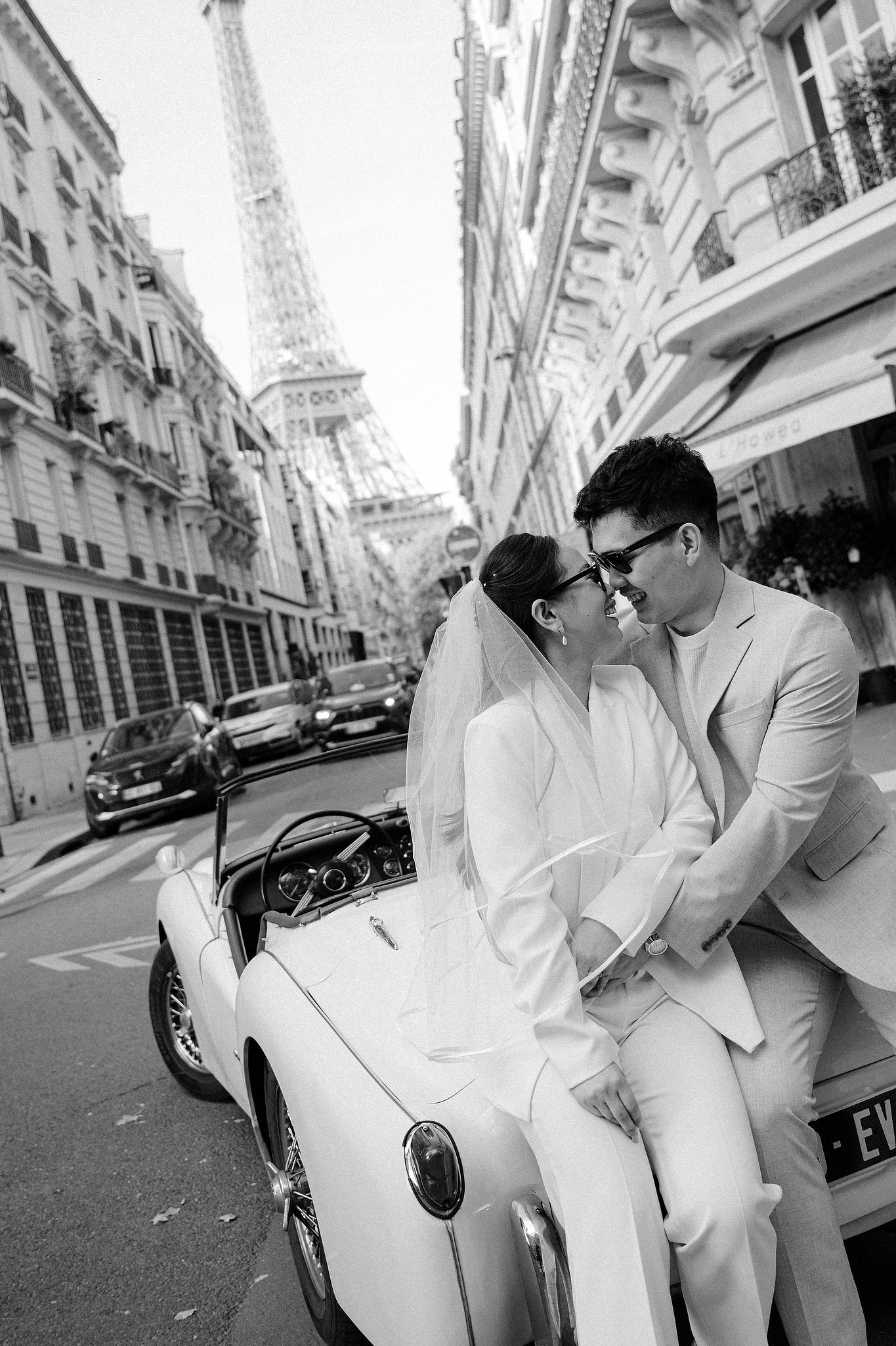 Paris Pre-Wedding Photoshoot | Trocadéro, Vintage Car, Parisian Café, Paris Rooftop & Louvre at Vintage Car pre-wedding photo