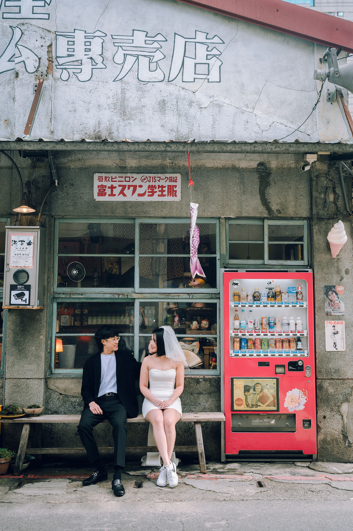 Taiwan Pre-Wedding Photoshoot | Ximending, Lengshuikeng & Jiufen at Ximending pre-wedding photo