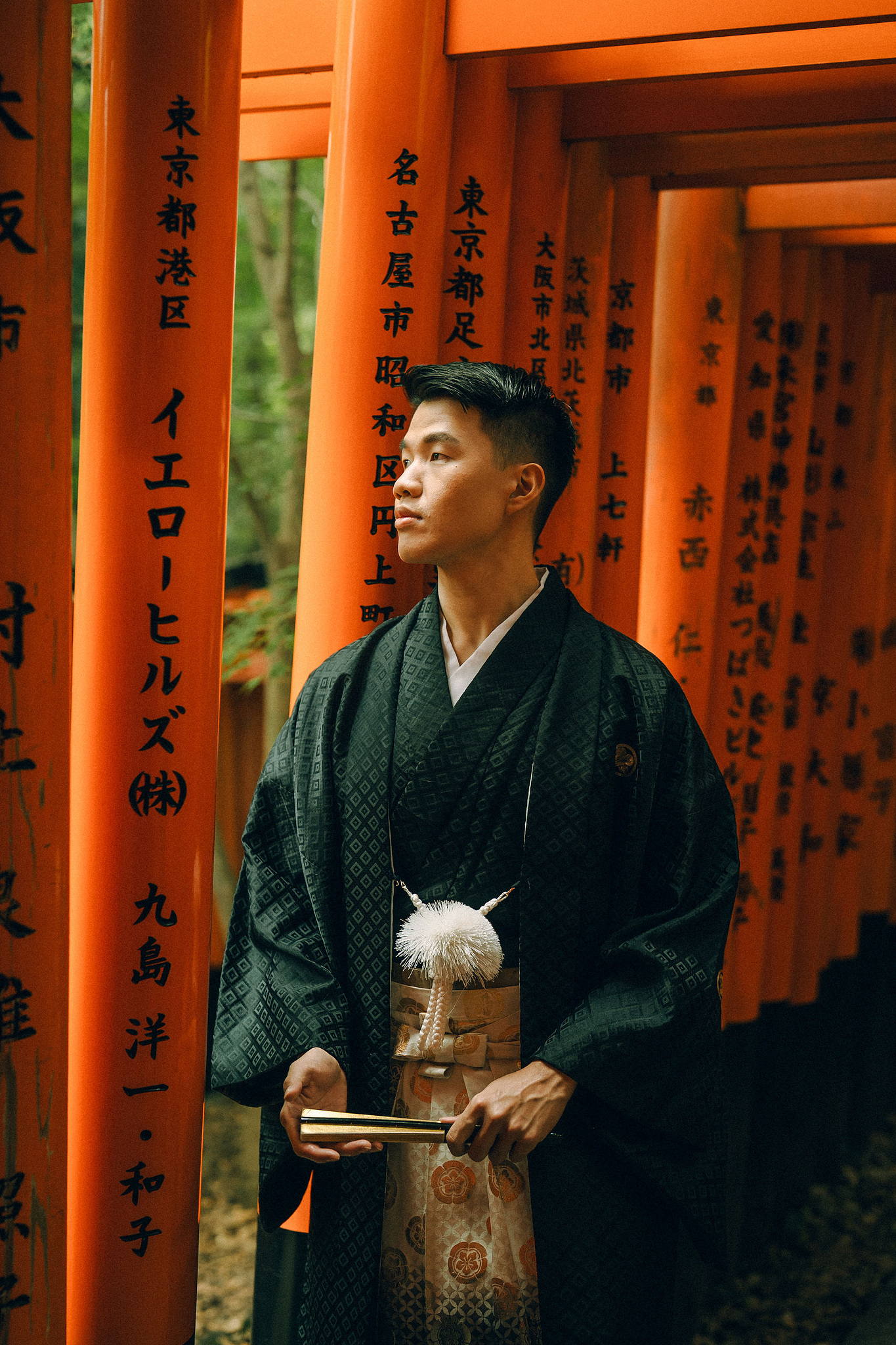 Kyoto Pre-Wedding Photoshoot | Fushimi Inari, Gion & Nara Park at Fushimi Inari Taisha pre-wedding photo