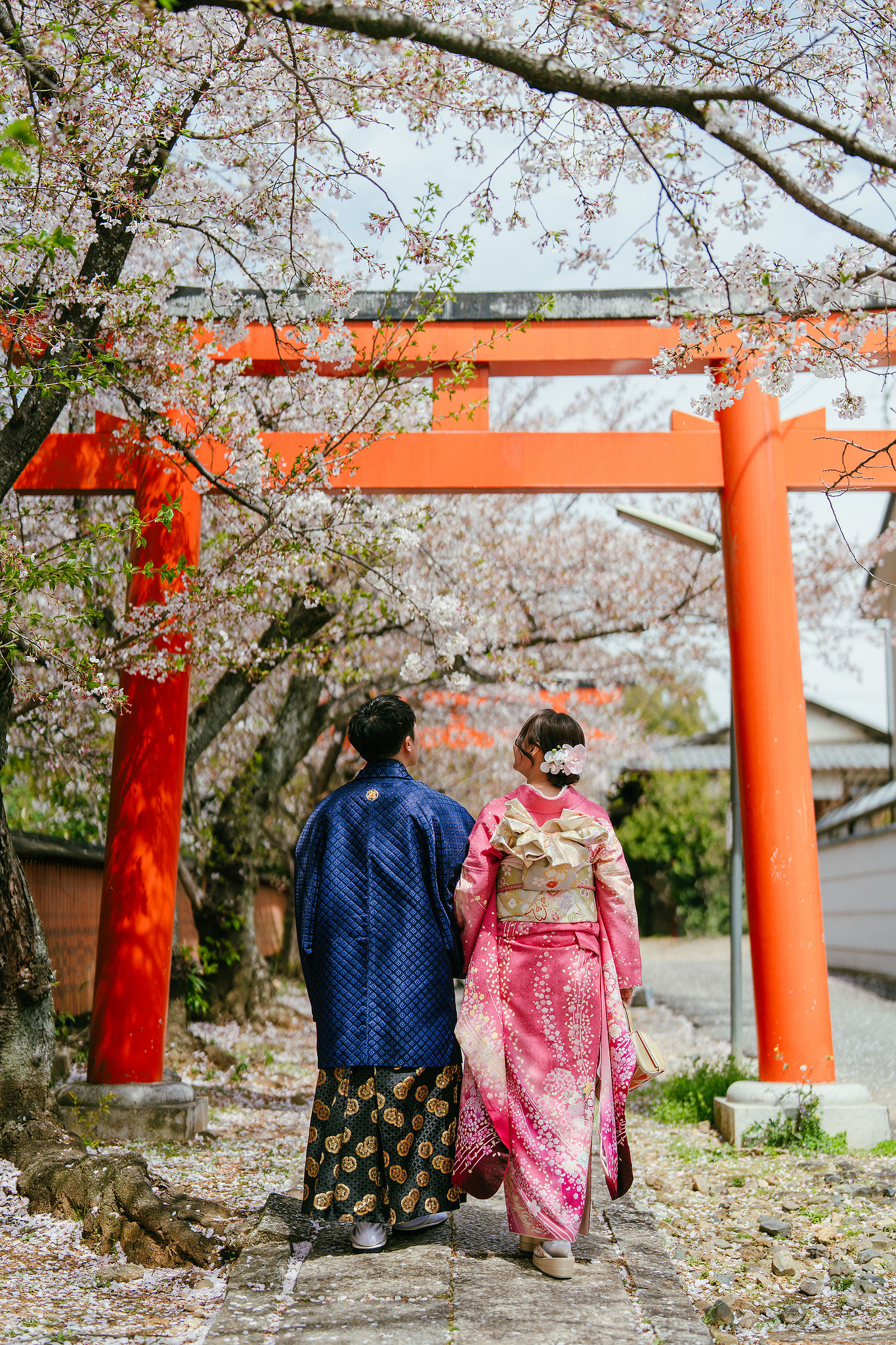 Kyoto Pre-Wedding Photoshoot | Fushimi Inari, Nara Deer Park & Mt. Wakakusa at Fushimi Inari pre-wedding photo