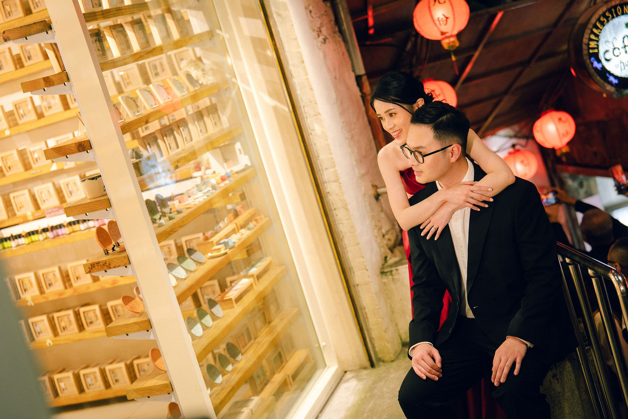 Taiwan Pre-Wedding Photoshoot | Dadaocheng, Shifen & Jiufen at Jiufen pre-wedding photo