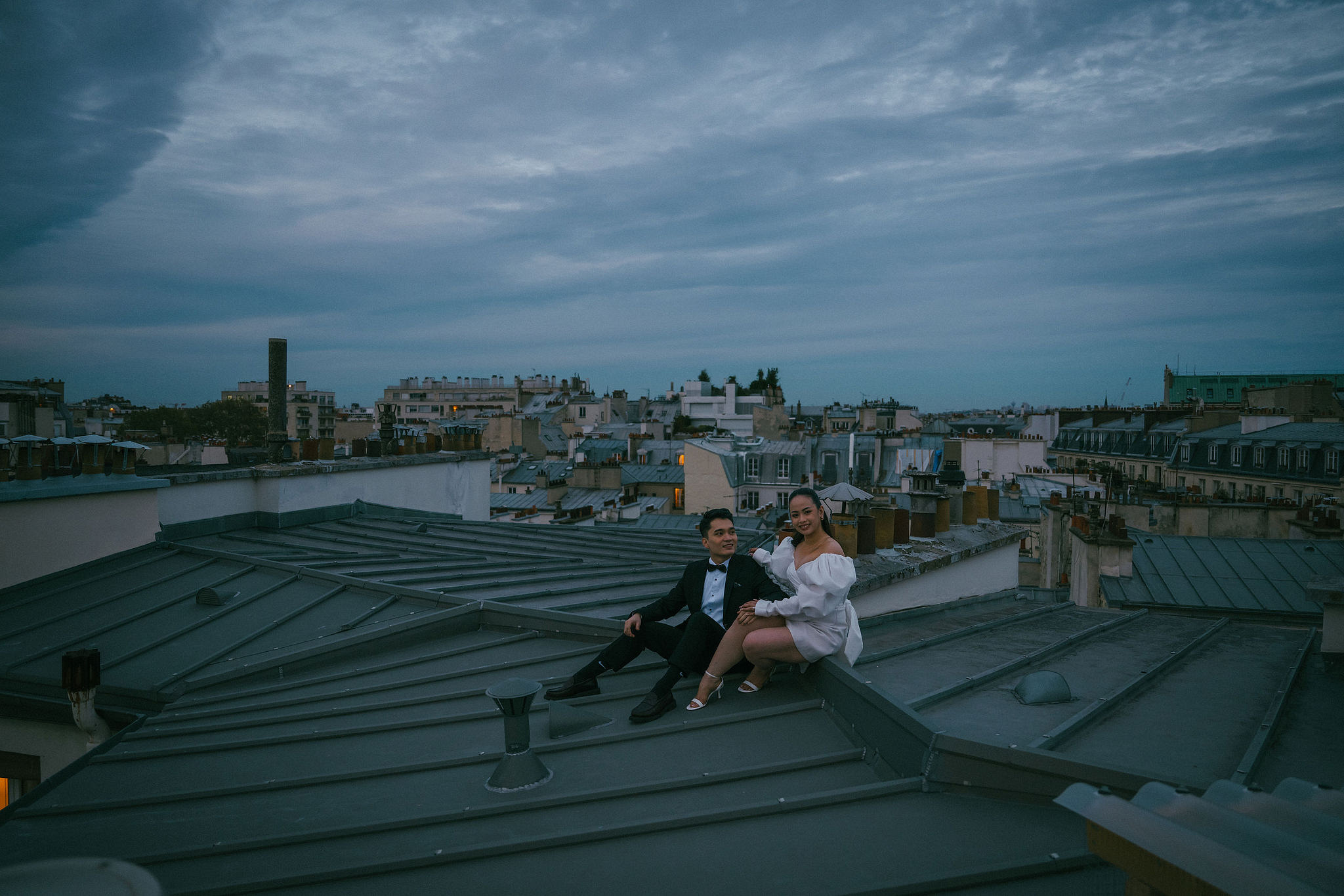 Paris Pre-Wedding Photoshoot | Trocadéro, Vintage Car, Parisian Café, Paris Rooftop & Louvre at Paris Rooftop pre-wedding photo