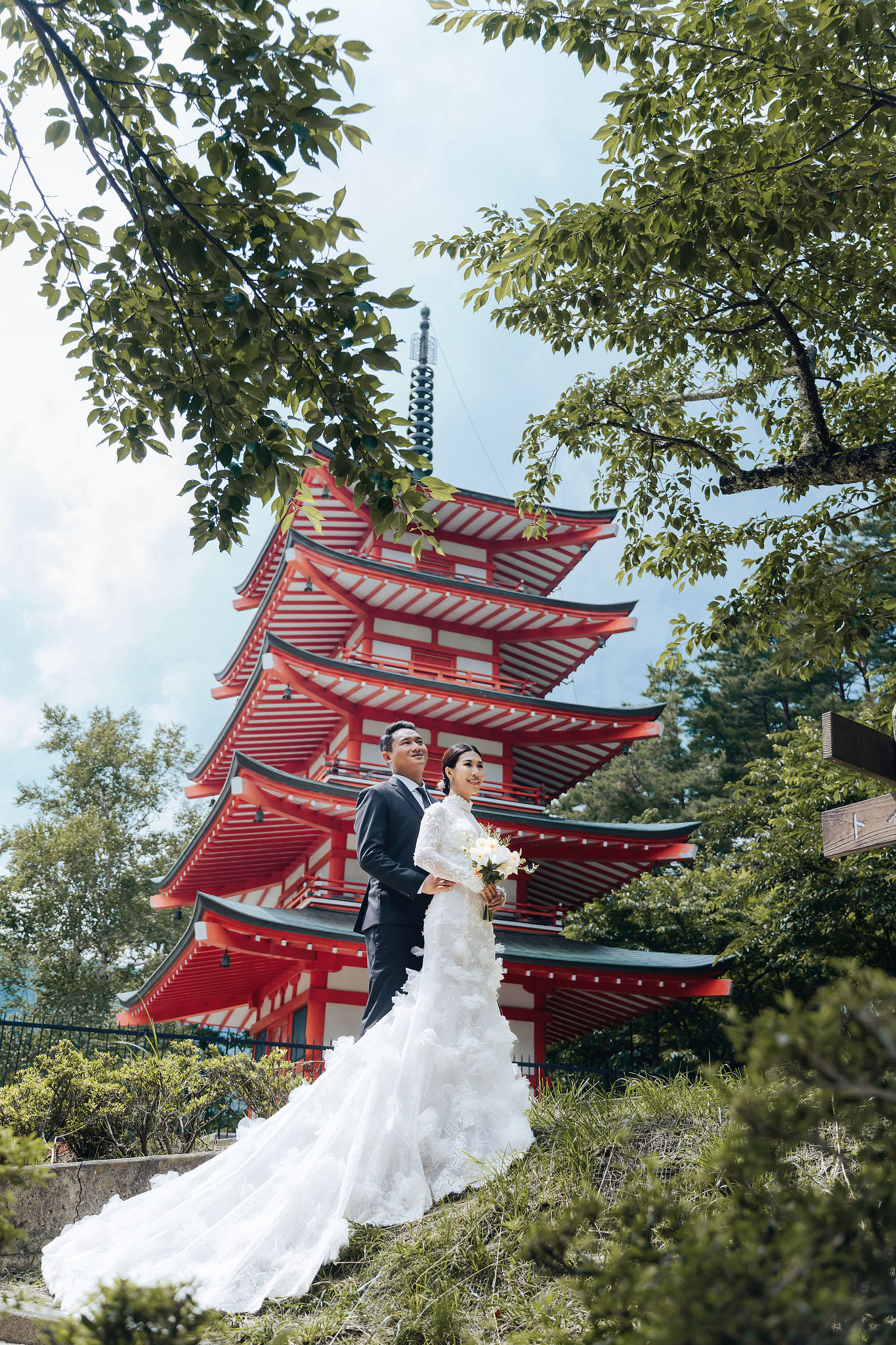 Mt. Fuji & Tokyo Pre-Wedding Photoshoot | Chureito Pagoda, Lake Kawaguchiko & Shinjuku at Chureito Pagoda pre-wedding photo