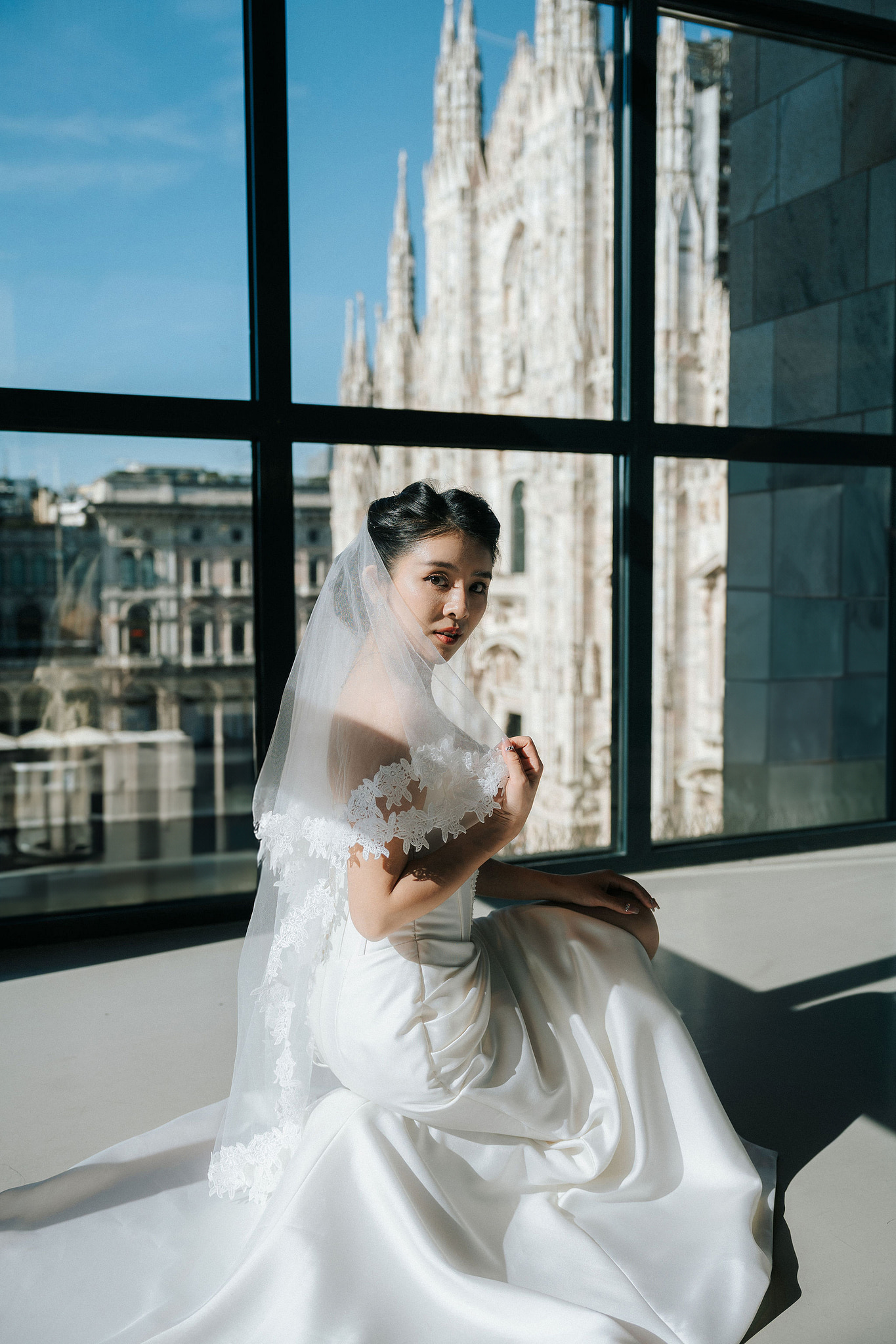 Milan Pre-Wedding Photoshoot | Milan Cathedral & Galleria Vittorio Emanuele II at Milan Cathedral pre-wedding photo