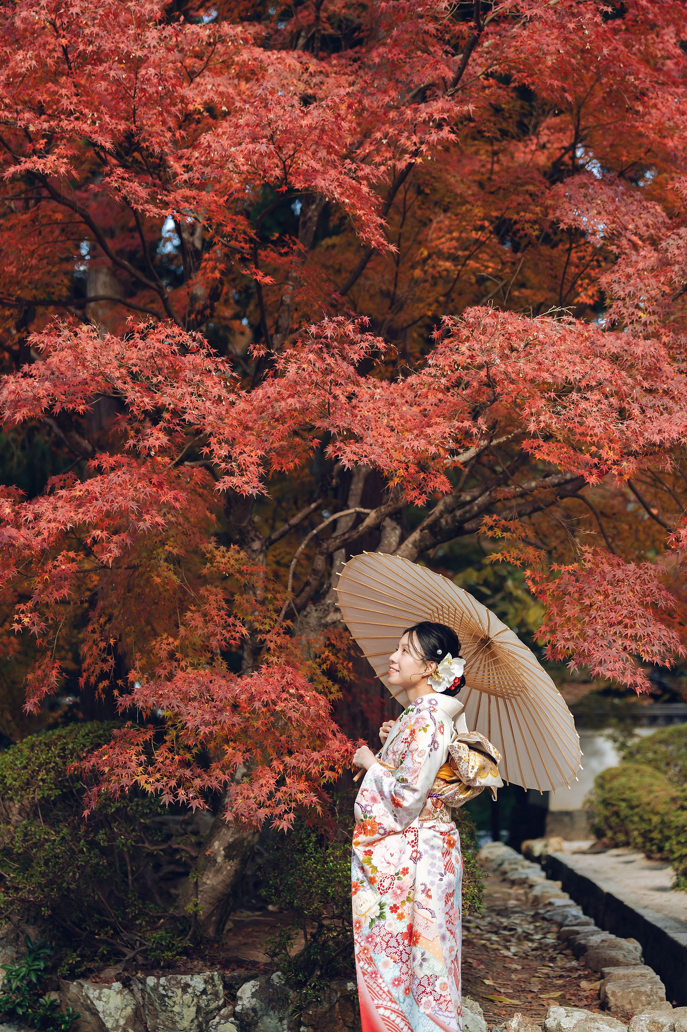 Kyoto Pre-Wedding Photoshoot | Traditional Higashiyama, Arashiyama Hills & Nighttime Railway at Traditional Streets, Higashiyama pre-wedding photo