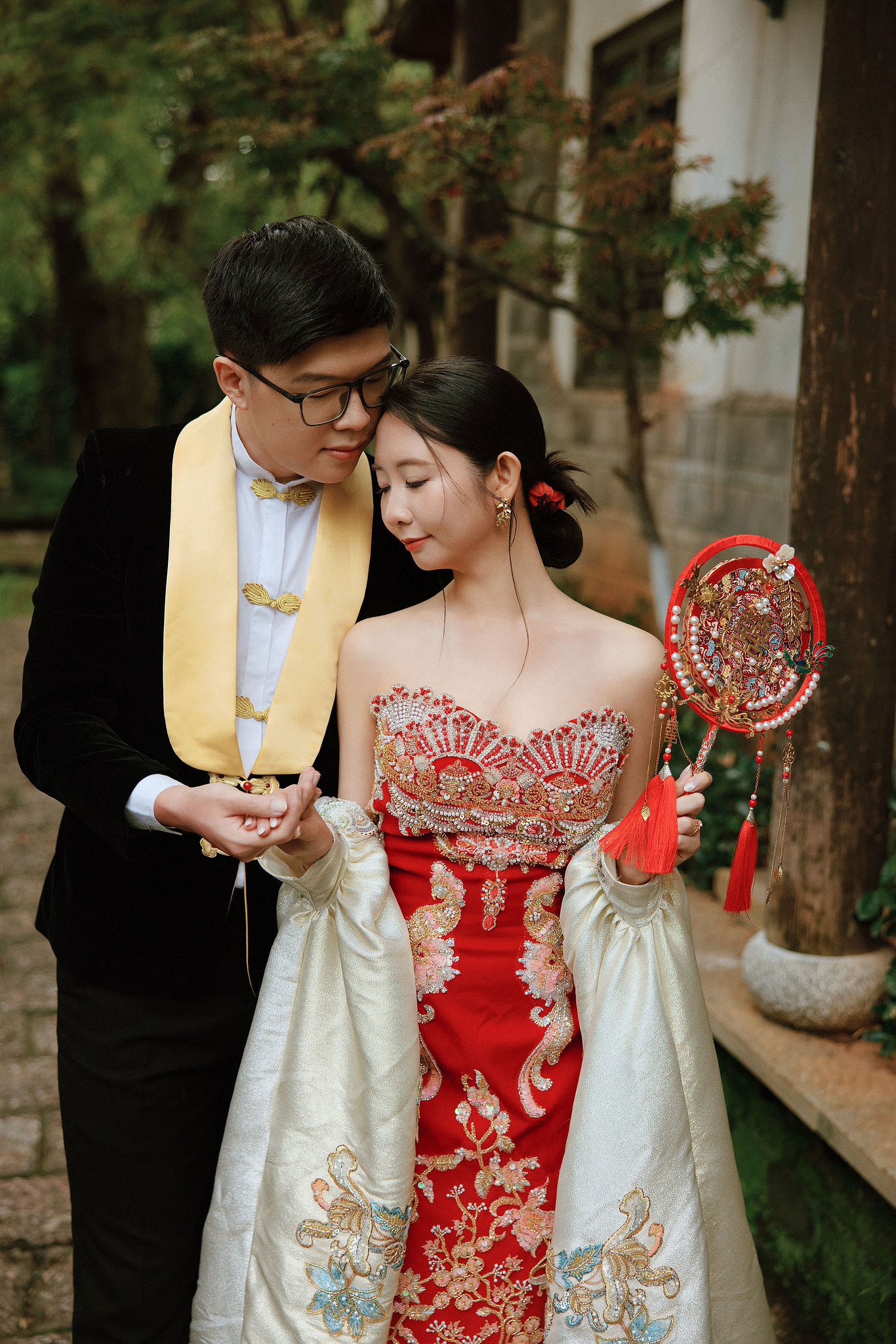 Lijiang, Yunnan Pre-Wedding Photoshoot | Spruce Meadow, Blue Moon Valley, Yulong Snow Mountain & Shuhe Ancient Town at Shuhe Ancient Town pre-wedding photo