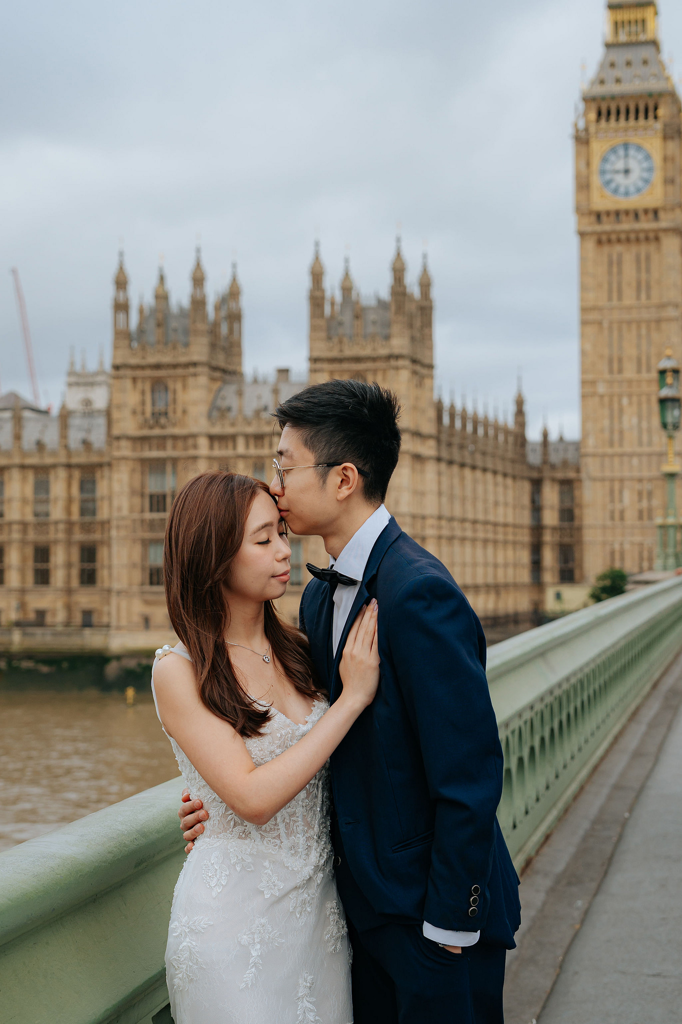 London Pre-Wedding Photoshoot | Westminster, Big Ben & the London Eye at Westminster pre-wedding photo