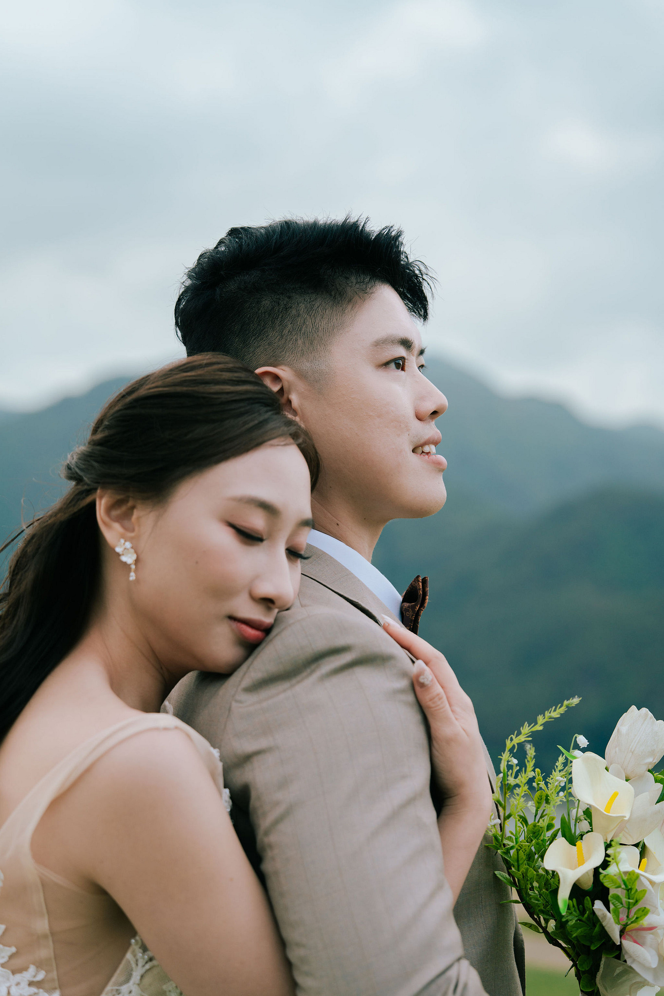 Mt. Fuji Pre-Wedding Photoshoot | Mt. Fuji Village, Oishi Park & Mt. Fuji Park at Mt. Fuji Park pre-wedding photo