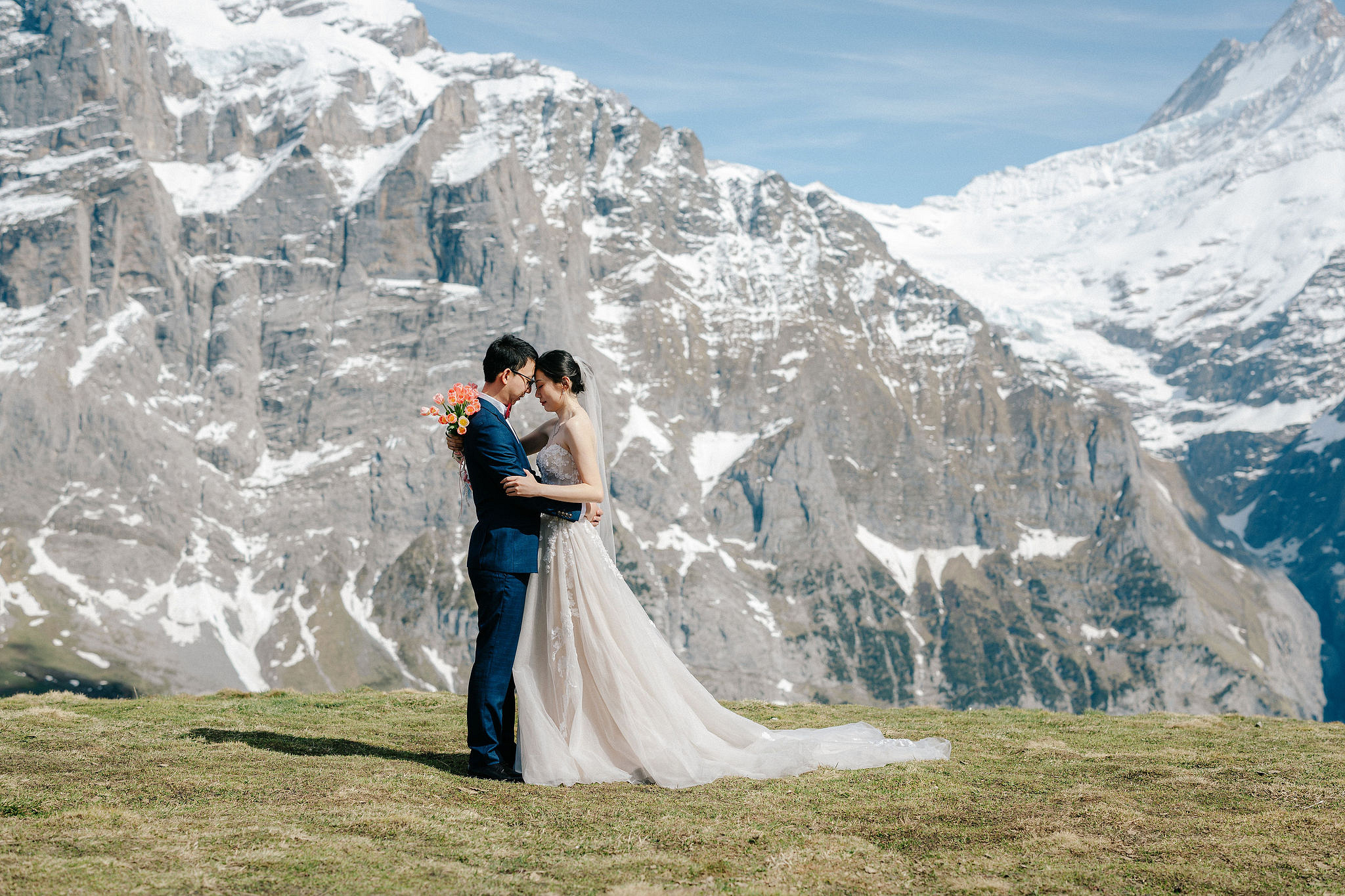 Switzerland Pre-Wedding Photoshoot | Grindelwald First & Grindelwald Village & Lake Brienz at Grindelwald First pre-wedding photo
