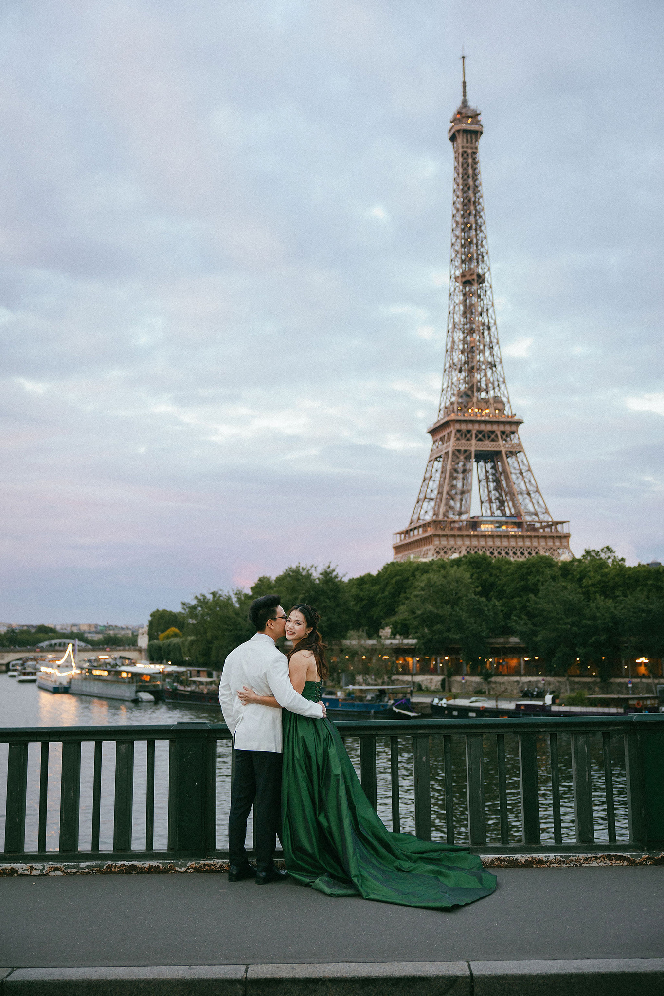 Paris Pre-Wedding Photoshoot | Place du Trocadéro, Luxembourg Gardens, Parisian Café, Louvre & Bir-Hakeim Bridge at Bir-Hakeim Bridge pre-wedding photo