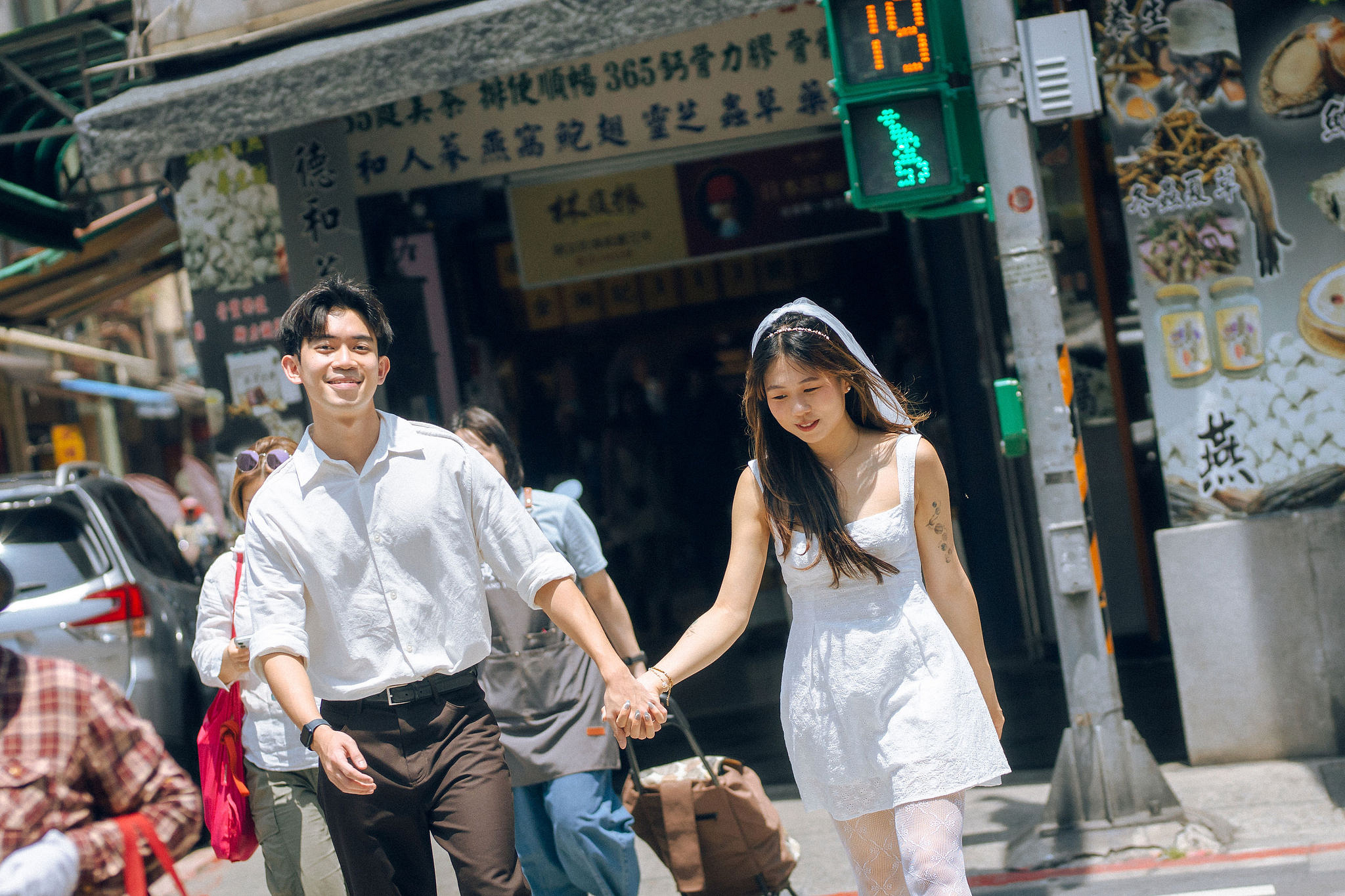Taiwan Pre-Wedding Photoshoot | Dadaocheng & Children's Amusement Park at Da Dao Cheng pre-wedding photo