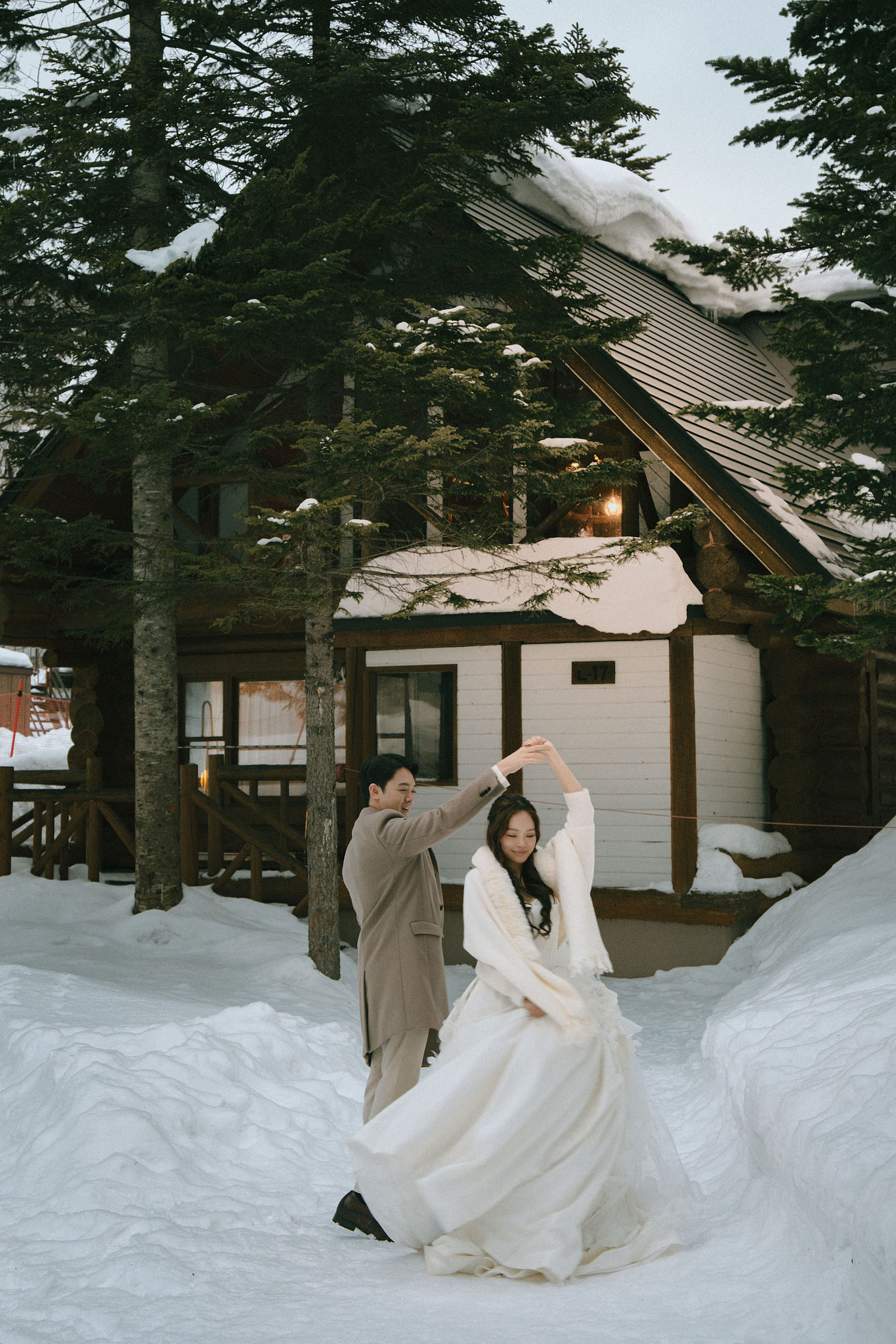 Hokkaido Pre-Wedding Photoshoot | Birch Forest, Rusutsu Resort & Hirafu Village at Rusutsu Resort pre-wedding photo