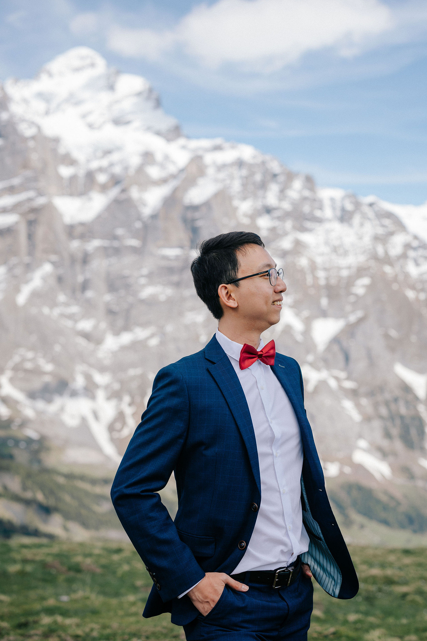 Switzerland Pre-Wedding Photoshoot | Grindelwald First & Grindelwald Village & Lake Brienz at Grindelwald First pre-wedding photo
