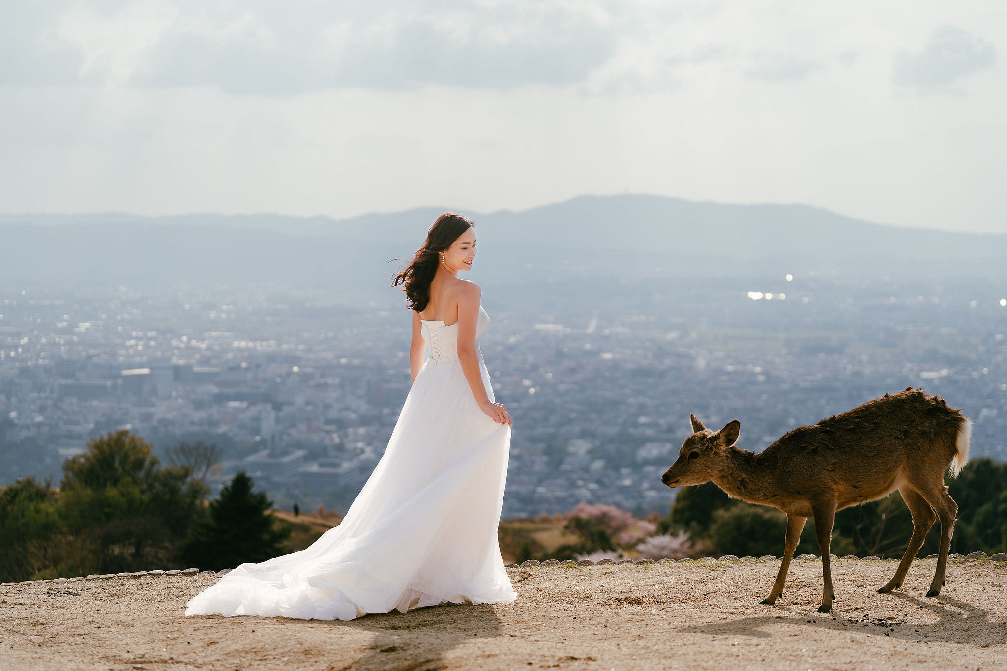 Kyoto Pre-Wedding Photoshoot | Gion Canal, Ninenzaka & Mount Wakakusa at Mount Wakakusa, Nara pre-wedding photo