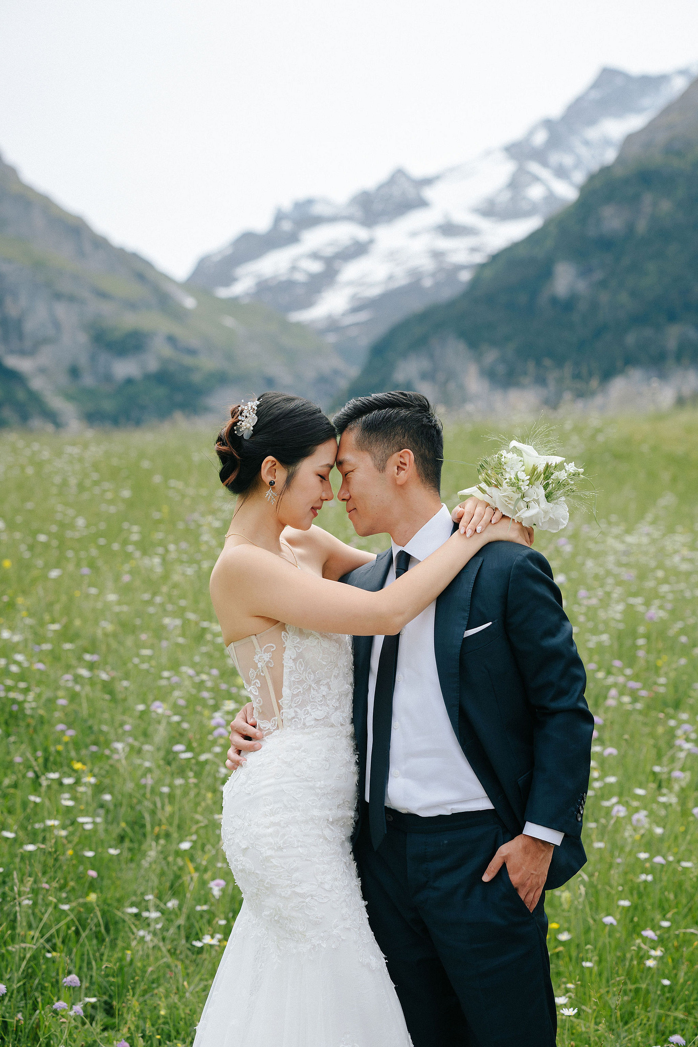 Switzerland Pre-Wedding Photoshoot | Grindelwald Village & Lauterbrunnen & Lake Lungern at Grindelwald Village pre-wedding photo