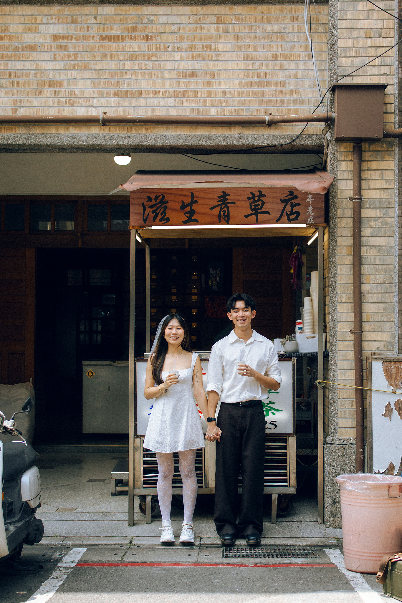 Taiwan Pre-Wedding Photoshoot | Dadaocheng & Children's Amusement Park at Da Dao Cheng pre-wedding photo