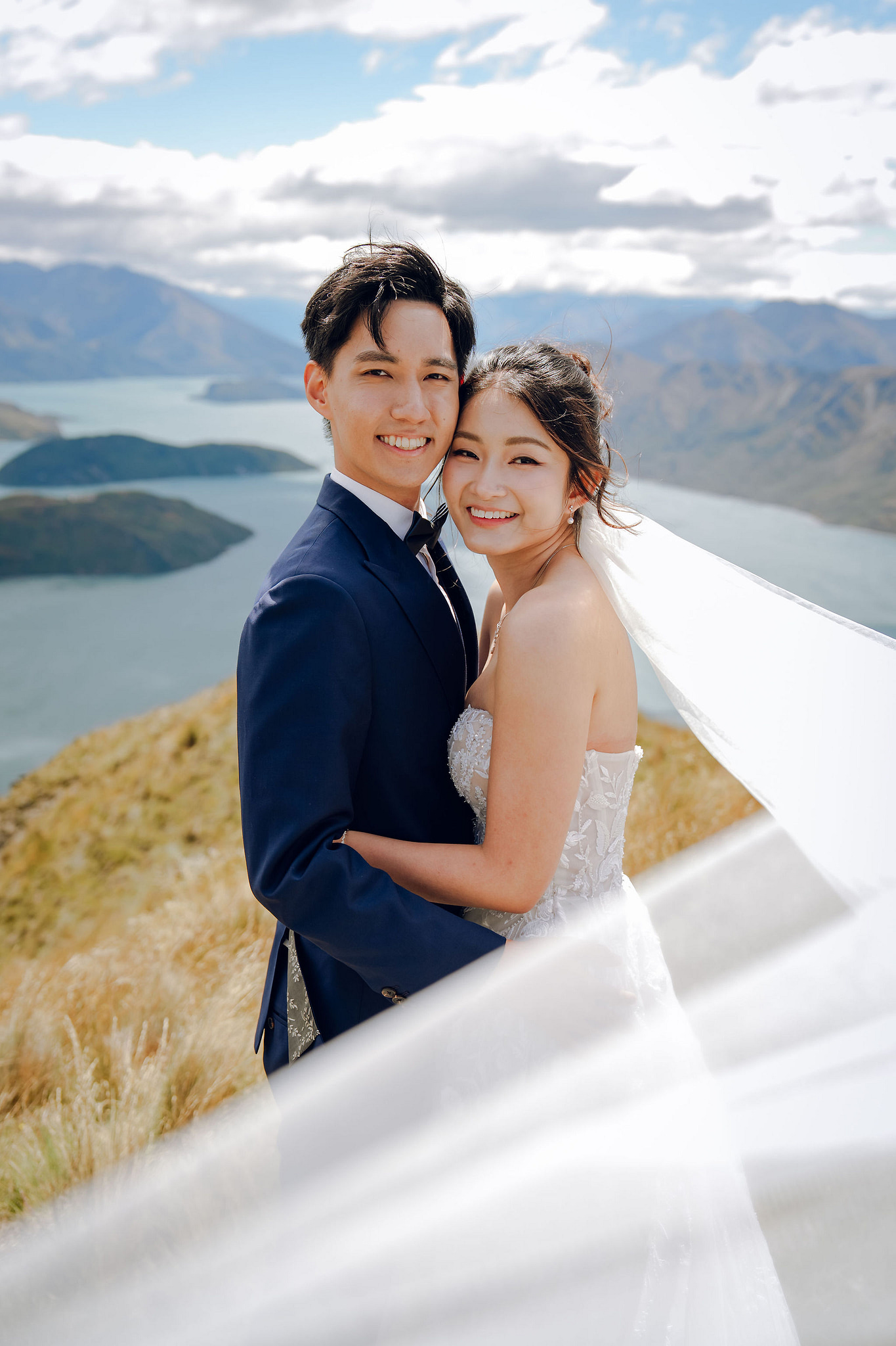 New Zealand Pre-Wedding Photoshoot | Coromandel Peak, Queenstown Highway & Alpaca Farm at Coromandel Peak pre-wedding photo