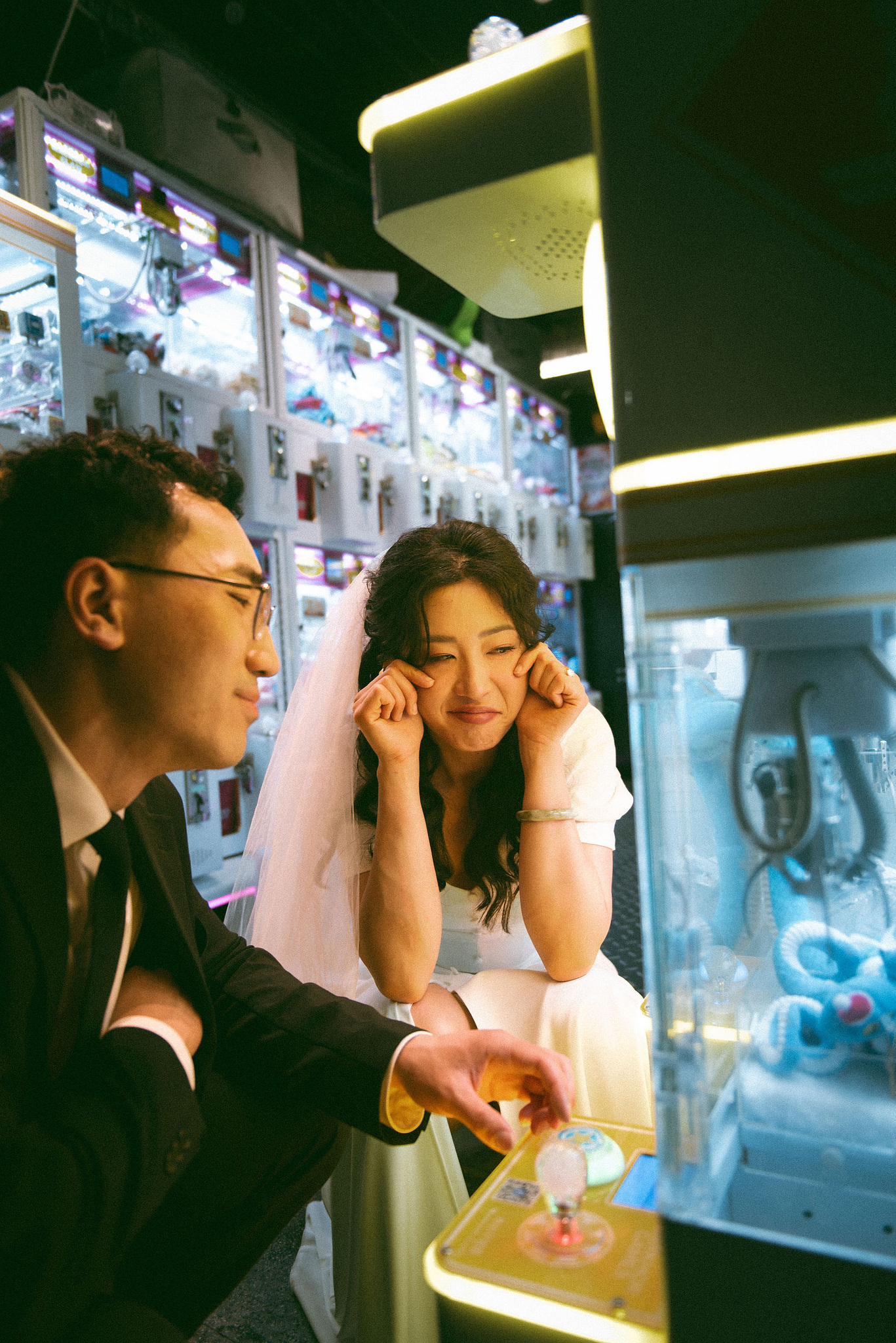 Taiwan Pre-Wedding Photoshoot | Cafe Chamber, Yangmingshan & Huaxi Street Night Market at Huaxi Street Night Market pre-wedding photo