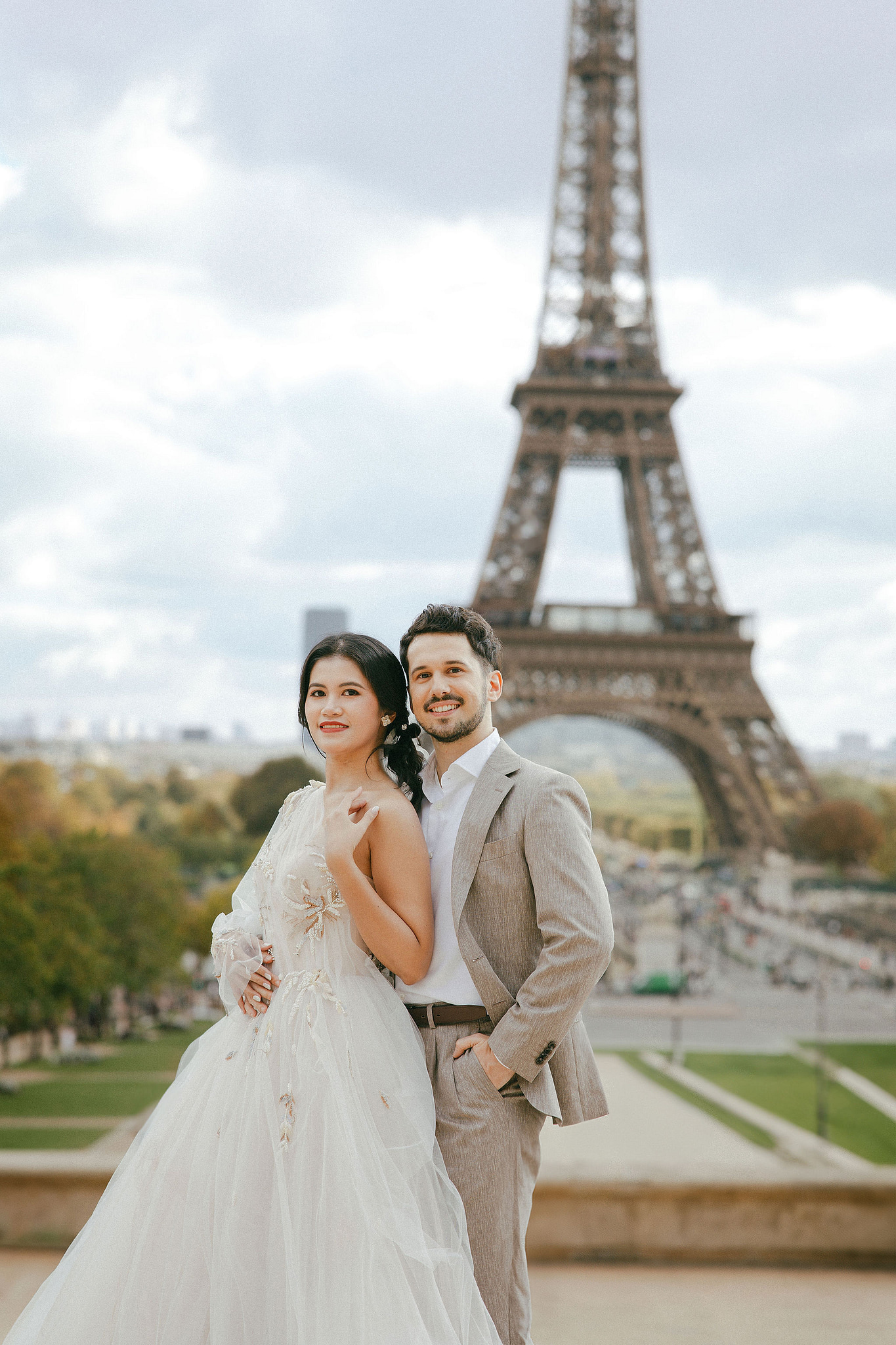 Paris Pre-Wedding Photoshoot | Place du Trocadéro, Avenue de Camoëns, Parisian Café, Tuileries Garden & Louvre at Place du Trocadéro pre-wedding photo