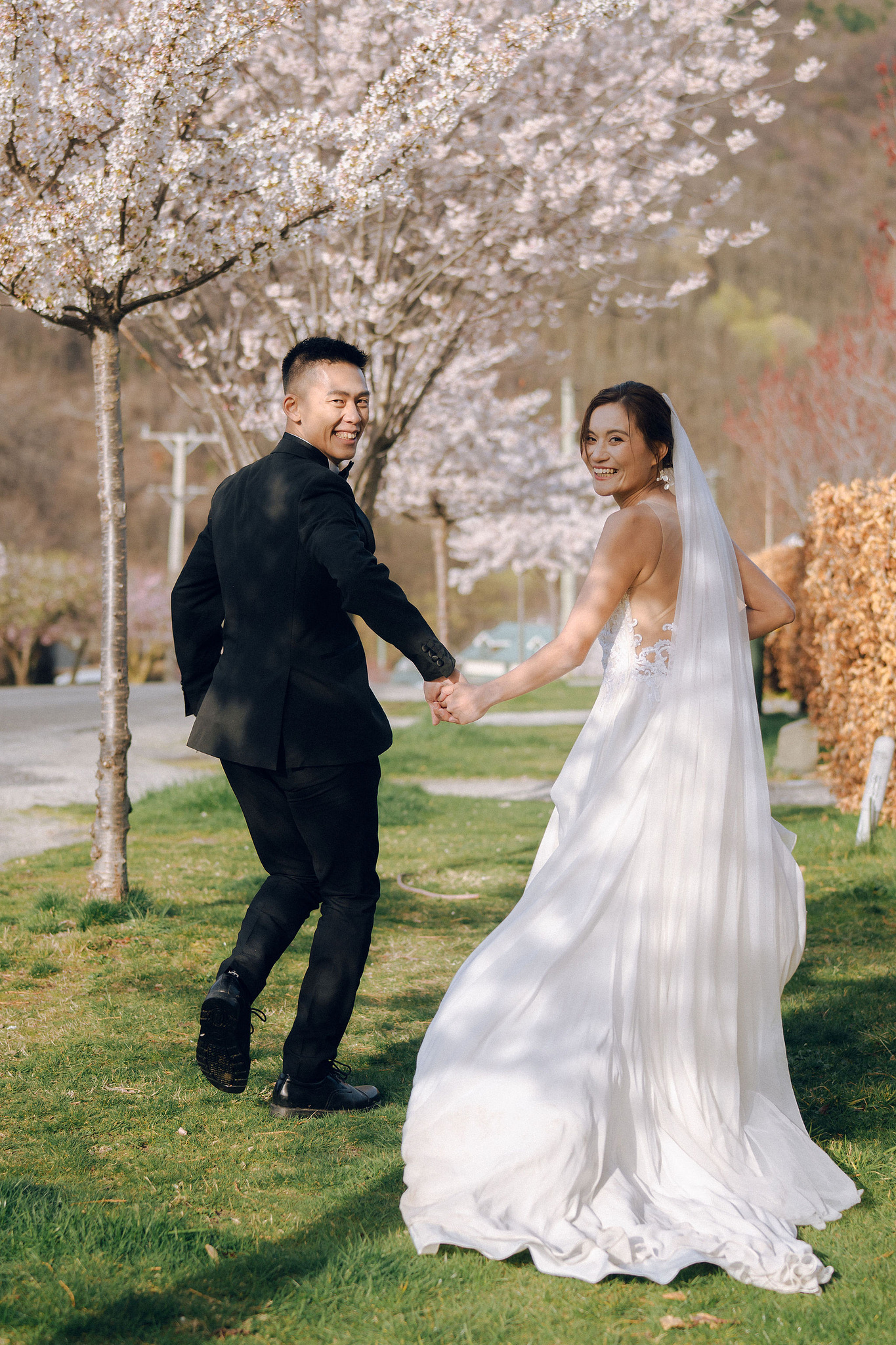 New Zealand Pre-Wedding Photoshoot | Queenstown, Lake Wakatipu, Skippers Canyon & Arrowtown at Arrowtown Hut and Woods pre-wedding photo