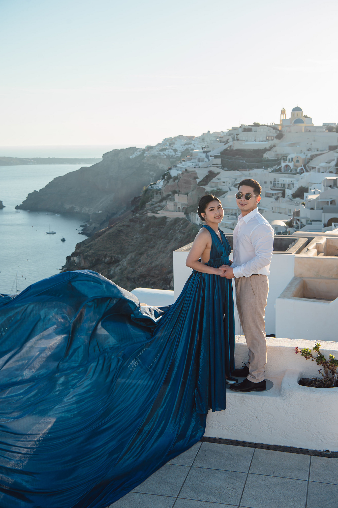 Santorini Pre-Wedding Photoshoot | Imerovigli, Firostefani & Finikia at Finikia pre-wedding photo