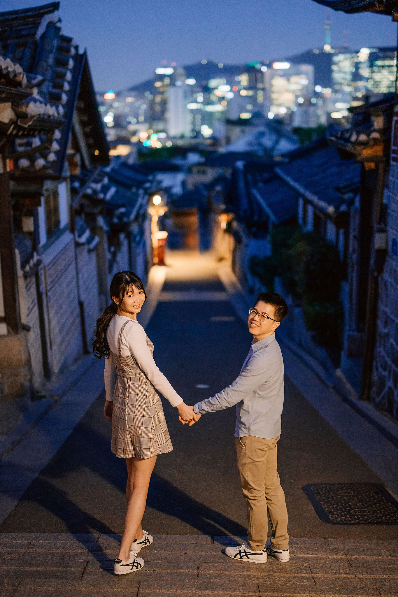 Seoul Pre-Wedding Photoshoot | Seoul Forest, Namsangol Hanok Village & Samcheong-dong at Samcheong-dong Cafe Streets pre-wedding photo