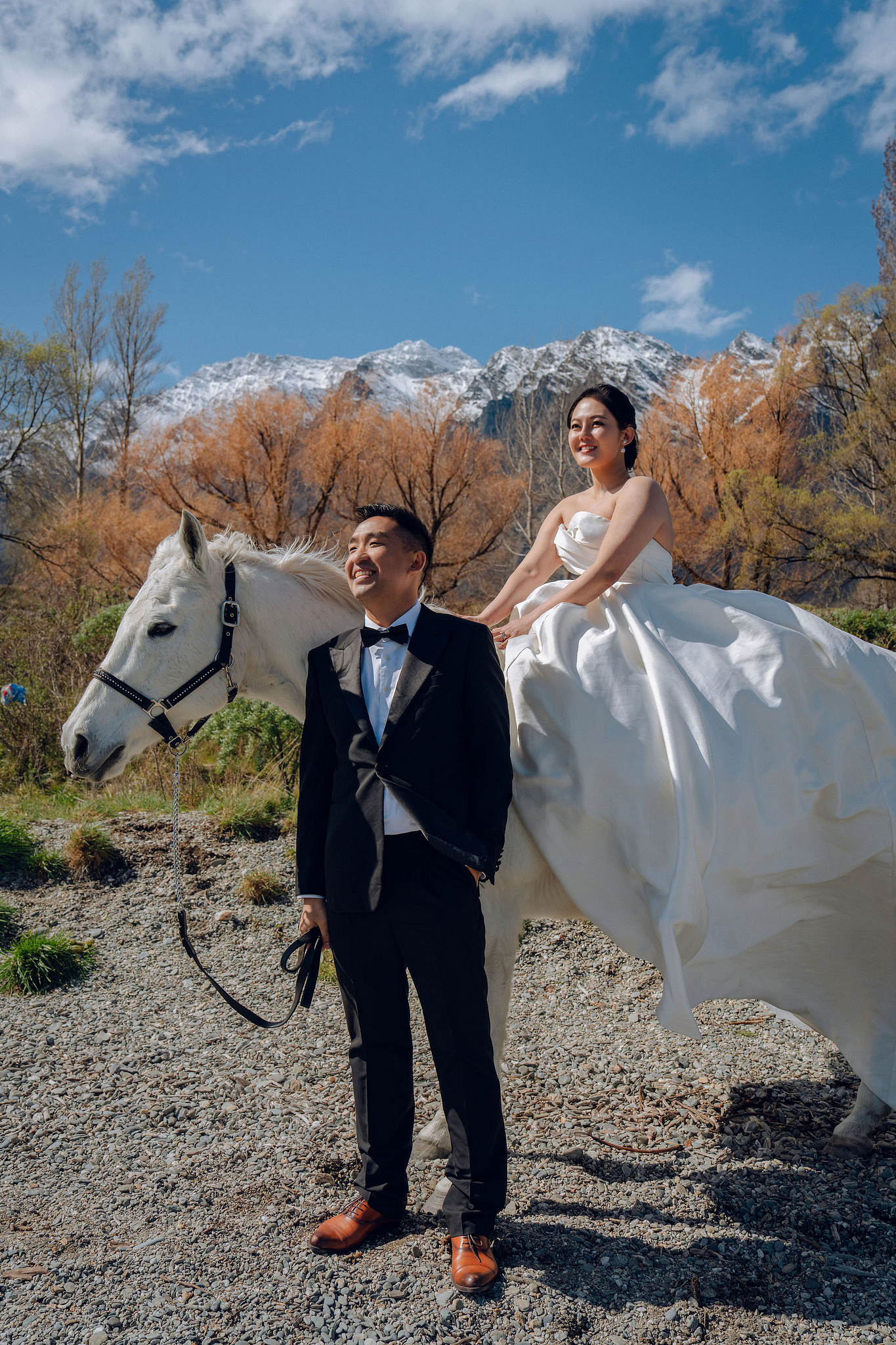 New Zealand Pre-Wedding Photoshoot | Lake Tekapo, Mount Cook, Tasman Glacier & Lake Wakatipu at Lake Wakatipu pre-wedding photo