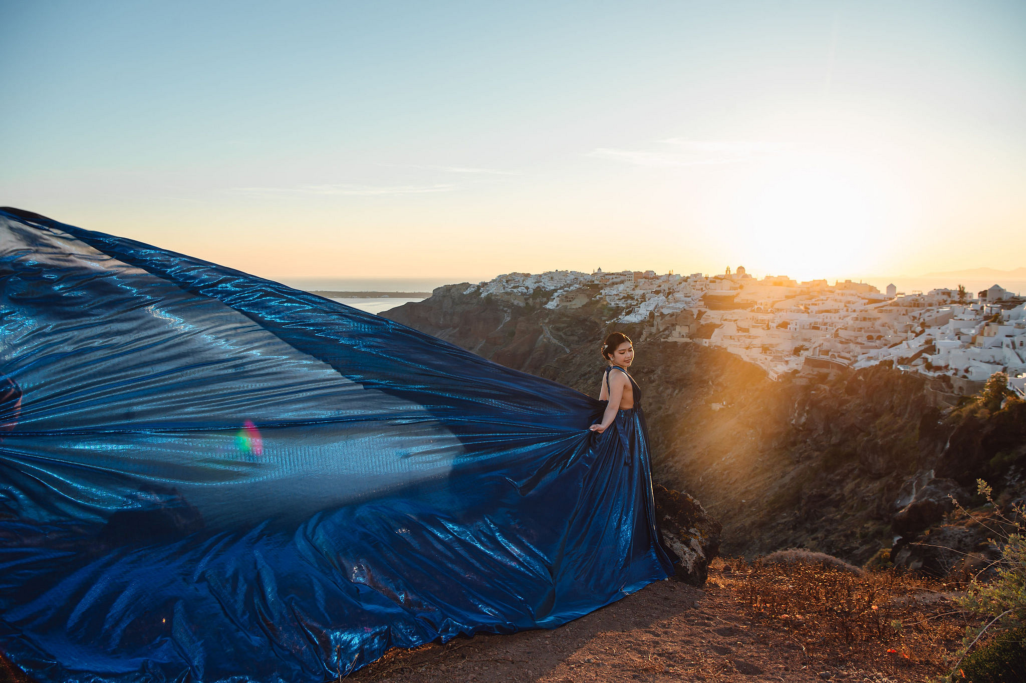 Santorini Pre-Wedding Photoshoot | Imerovigli, Firostefani & Finikia at Finikia pre-wedding photo