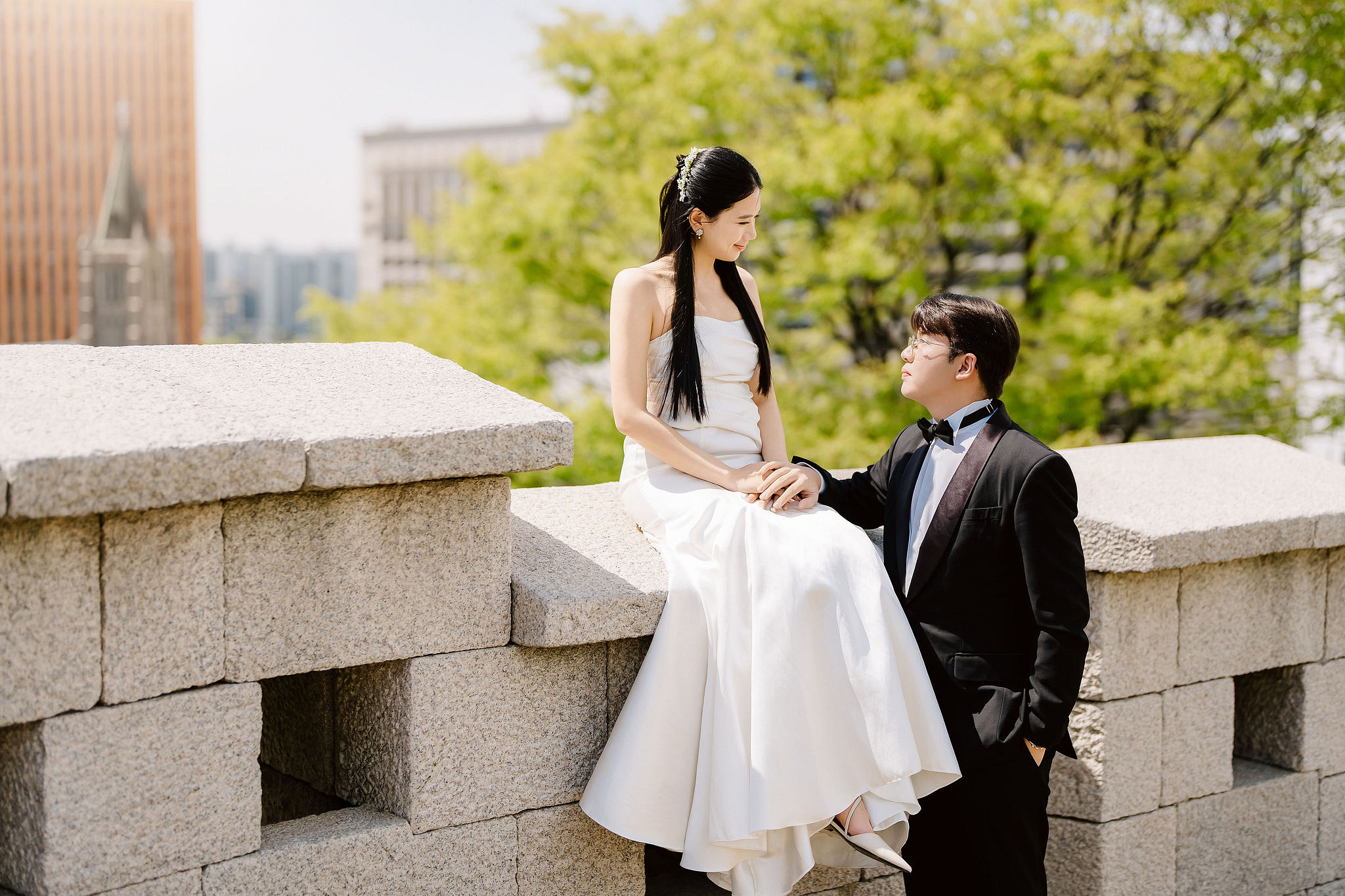 Seoul Pre-Wedding Photoshoot | Namsan, City Streets & Hangang Park at Namsan pre-wedding photo