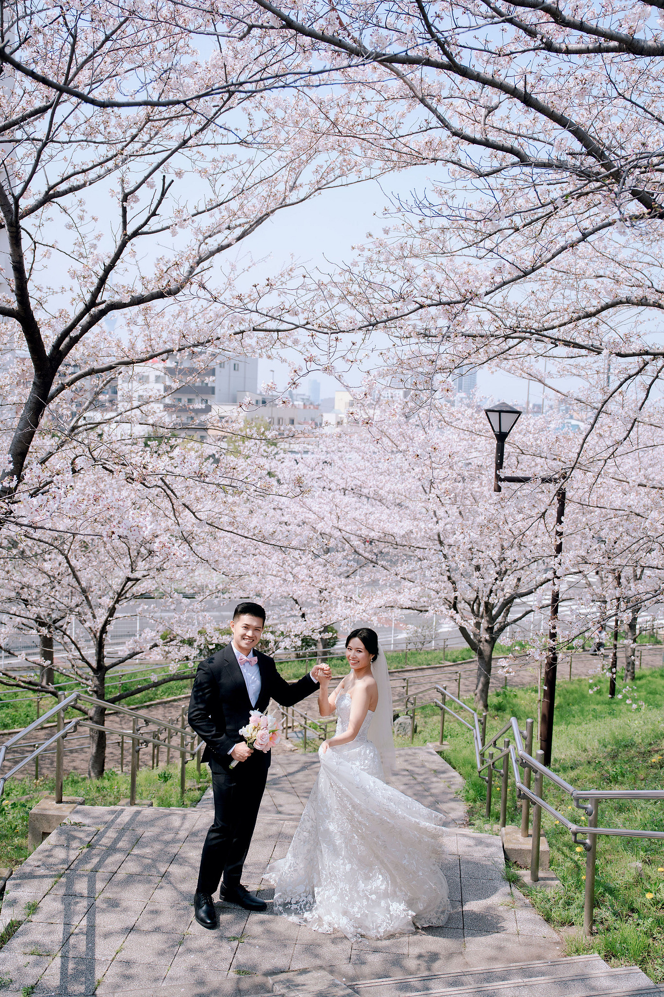 Tokyo & Mt Fuji Pre-Wedding Photoshoot | Senso-Ji Temple, Tokyo Park & Lake Kawaguchiko at Tokyo Park pre-wedding photo