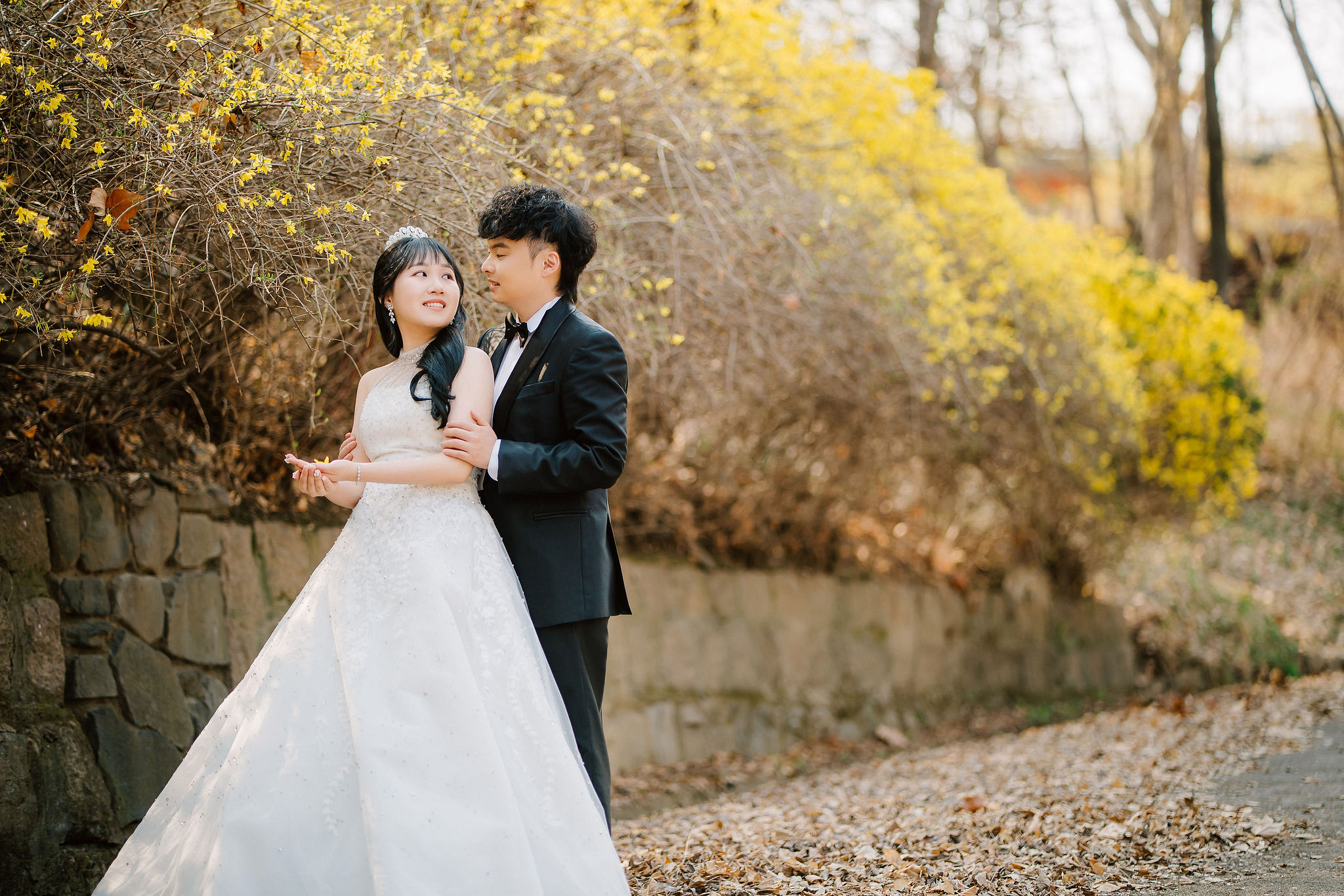 Seoul Pre-Wedding Photoshoot | Yongma Land, Seoul Forest & Namsangol Hanok Village at Seoul Forest pre-wedding photo