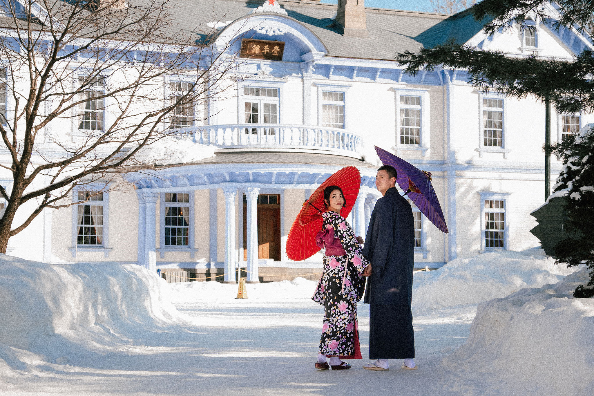 Hokkaido Pre-Wedding Photoshoot with Iyahiko Shrine, Nakajima Park, Moerenuma Park & Otaru Canal at Yahiko Shrine pre-wedding photo