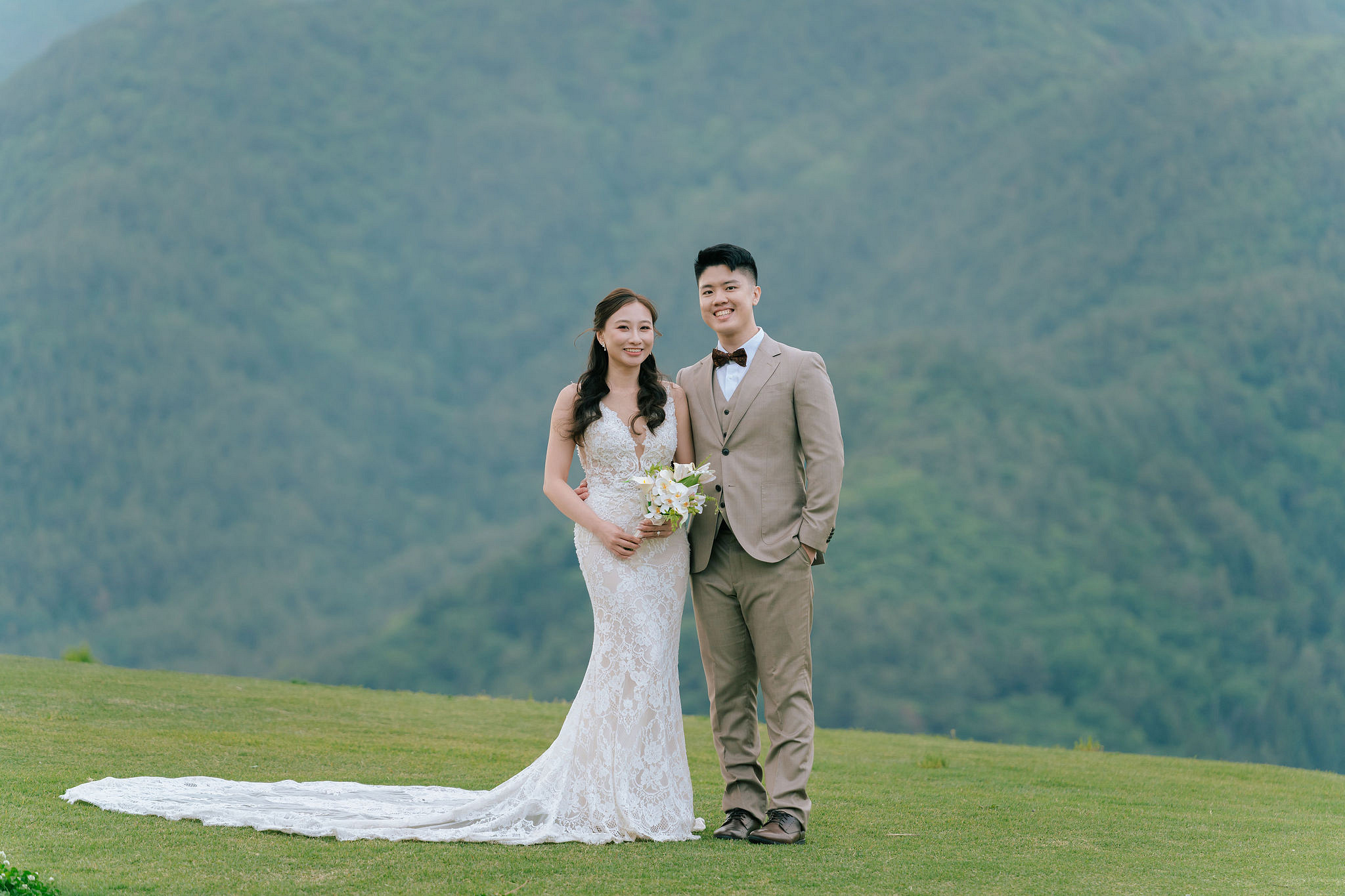 Mt. Fuji Pre-Wedding Photoshoot | Mt. Fuji Village, Oishi Park & Mt. Fuji Park at Mt. Fuji Park pre-wedding photo