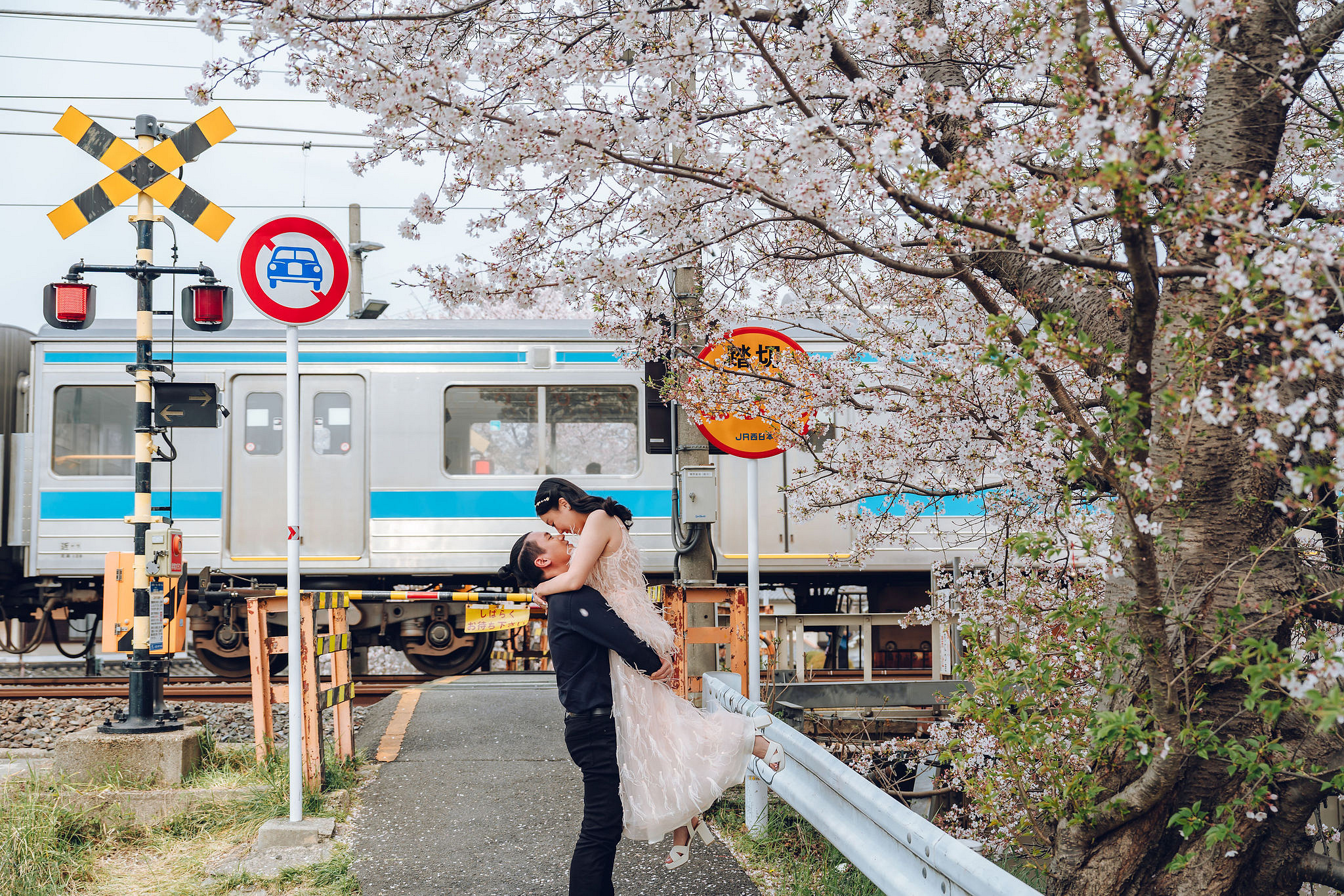 Kyoto Pre-Wedding Photoshoot | Historic Higashiyama Streets, Keage Incline & Nara Park at Keage Incline & Kamo Riverbanks pre-wedding photo