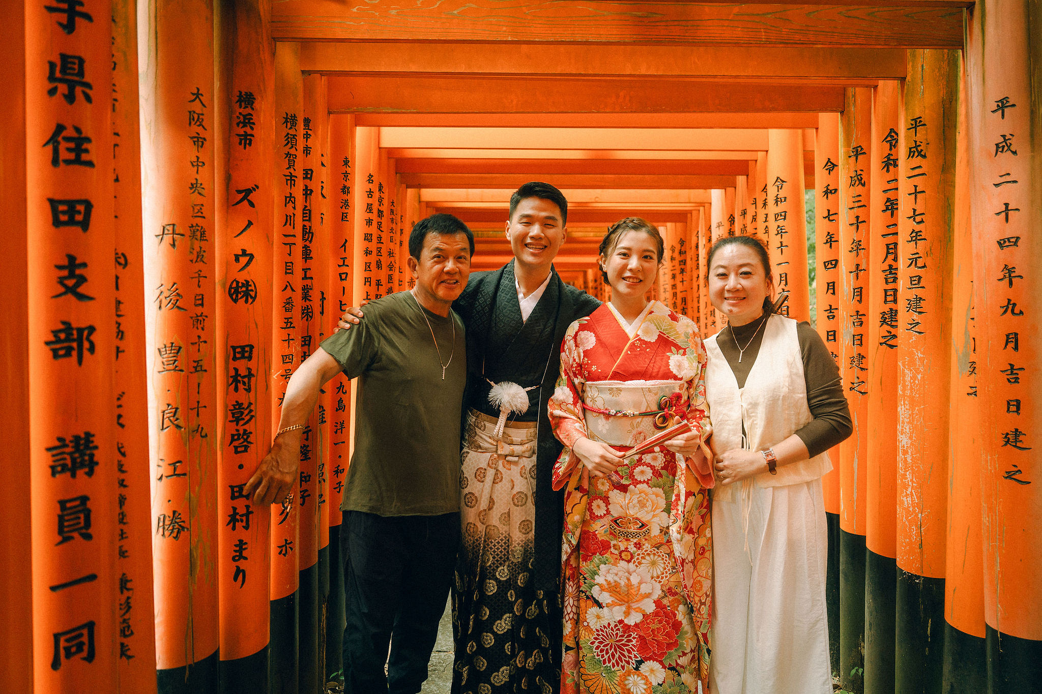 Kyoto Pre-Wedding Photoshoot | Fushimi Inari, Gion & Nara Park at Fushimi Inari Taisha pre-wedding photo