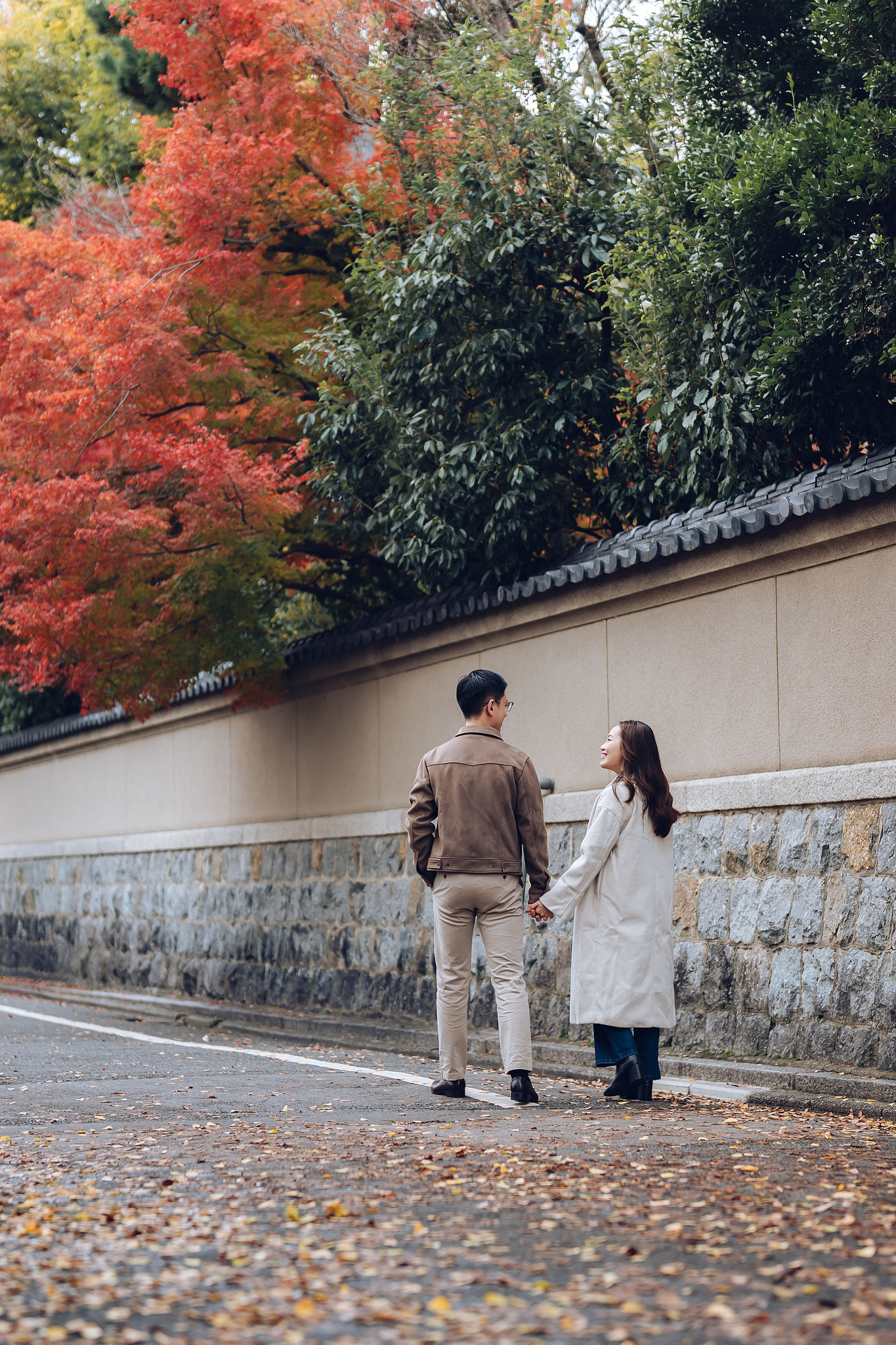 Kyoto Pre-Wedding Photoshoot | Kamo River, Nara Deer Park & Mt. Wakakusa at Kamo River pre-wedding photo