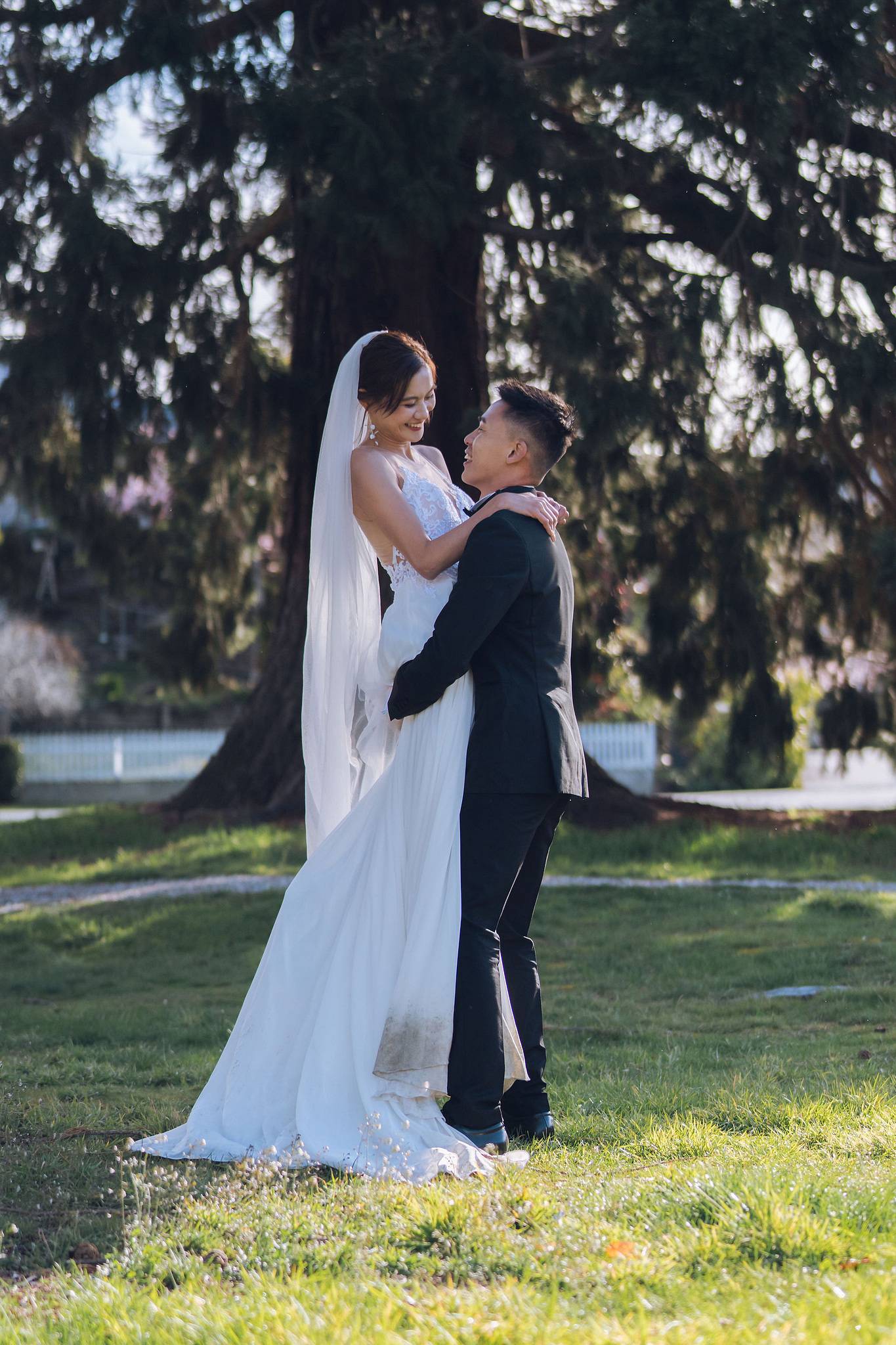 New Zealand Pre-Wedding Photoshoot | Queenstown, Lake Wakatipu, Skippers Canyon & Arrowtown at Arrowtown Hut and Woods pre-wedding photo