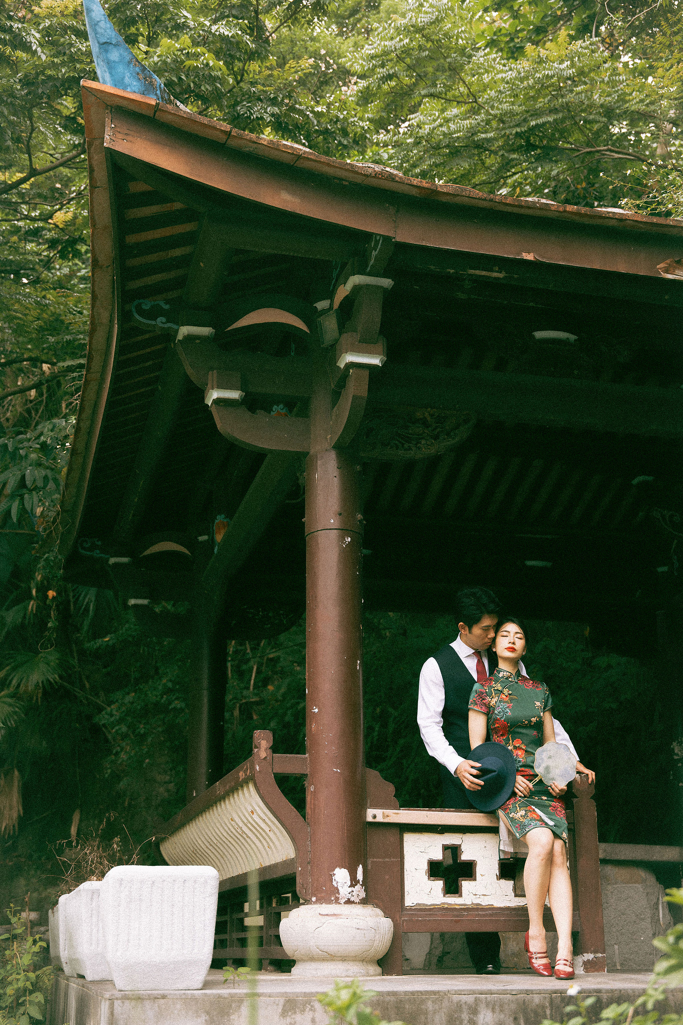 Taiwan Pre-Wedding Photoshoot Traditional Garden Qi Pao Experience Yangmingshan Vintage Night Market Shoot at Historic Garden pre-wedding photo