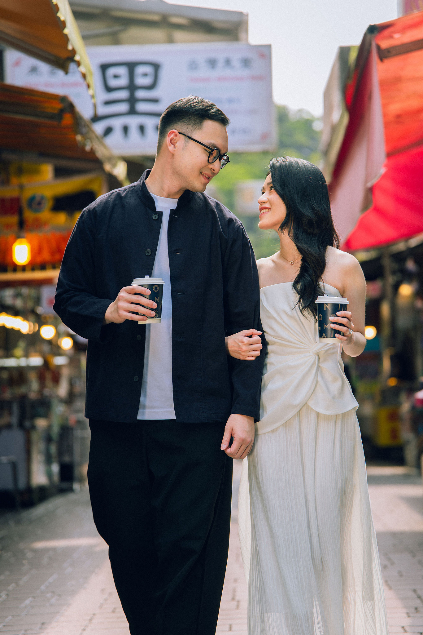 Taiwan Pre-Wedding Photoshoot | Dadaocheng, Shifen & Jiufen at Shifen pre-wedding photo