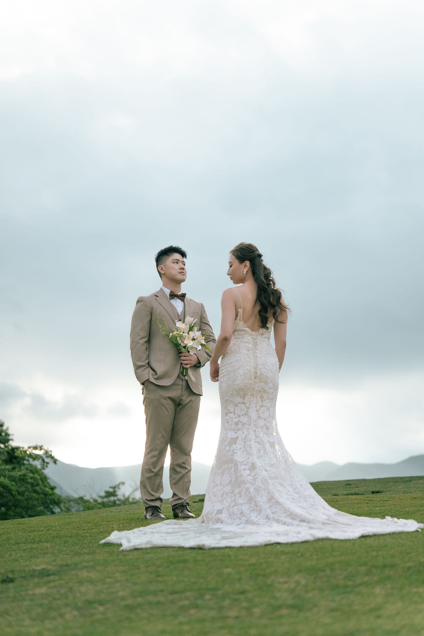 Mt. Fuji Pre-Wedding Photoshoot | Mt. Fuji Village, Oishi Park & Mt. Fuji Park at Mt. Fuji Park pre-wedding photo