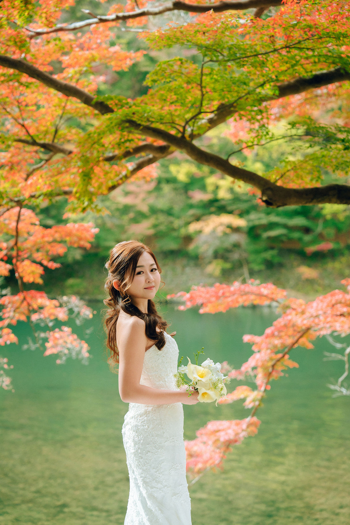 Kyoto Pre-Wedding Photoshoot | Arashiyama River, Arashiyama Temple & Mt. Wakakusa at Arashiyama River pre-wedding photo