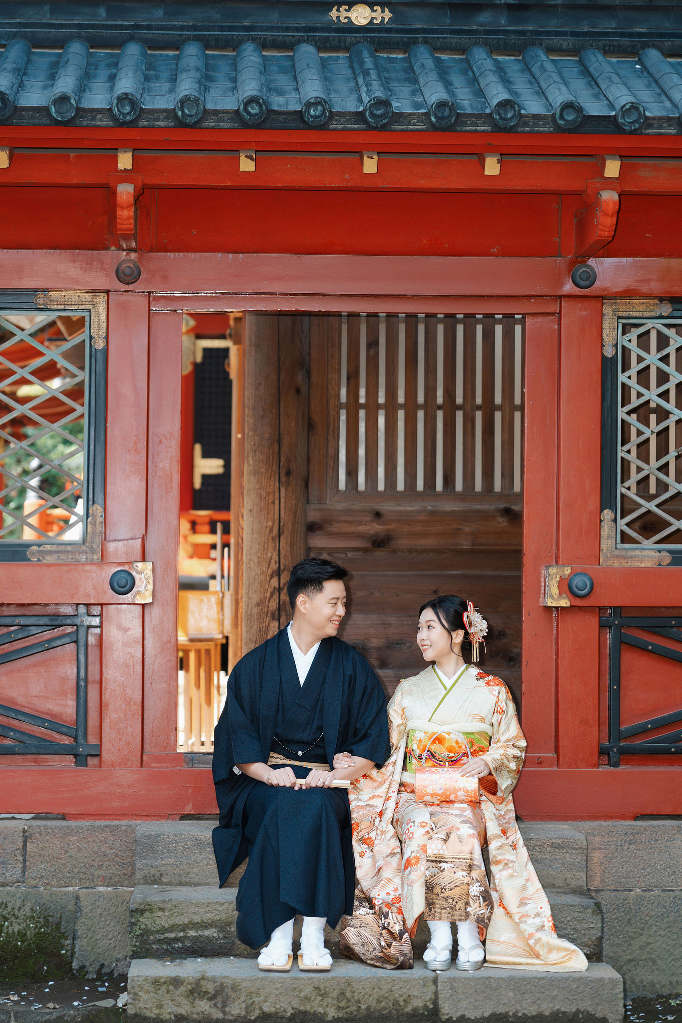Tokyo & Mt Fuji Pre-Wedding Photoshoot | Tokyo Shrine, Chureito Pagoda & Lake Kawaguchiko at Tokyo Shrine pre-wedding photo