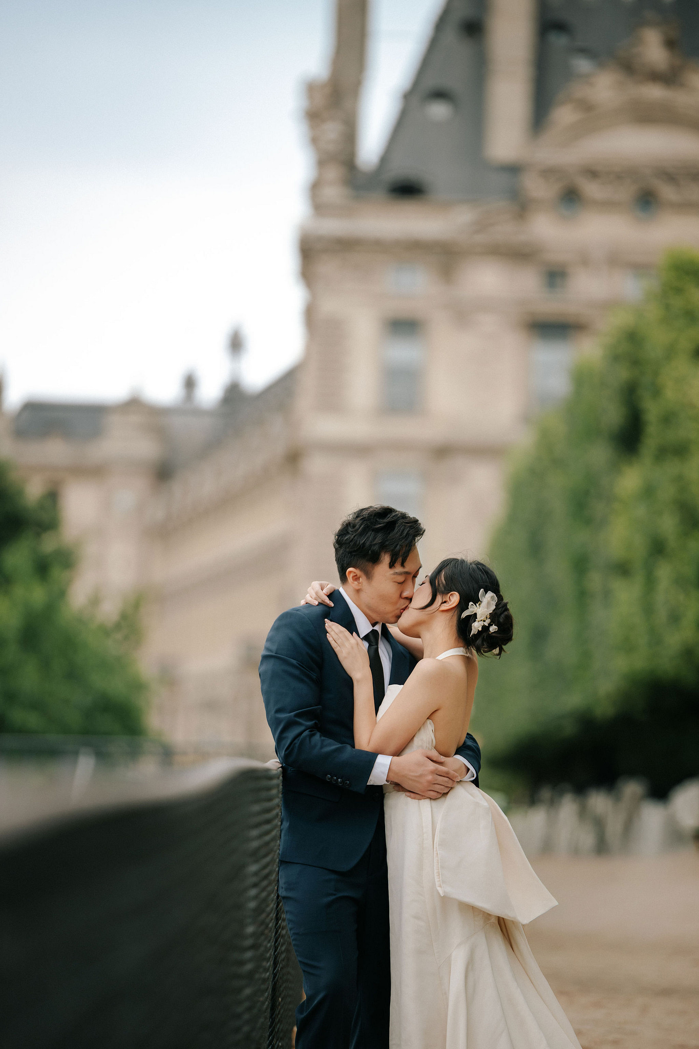 Paris Pre-Wedding Photoshoot | Place du Trocadéro, Bir-Hakeim Bridge, Louvre Pyramid, Tuileries Garden & Montmartre at Tuileries Garden pre-wedding photo
